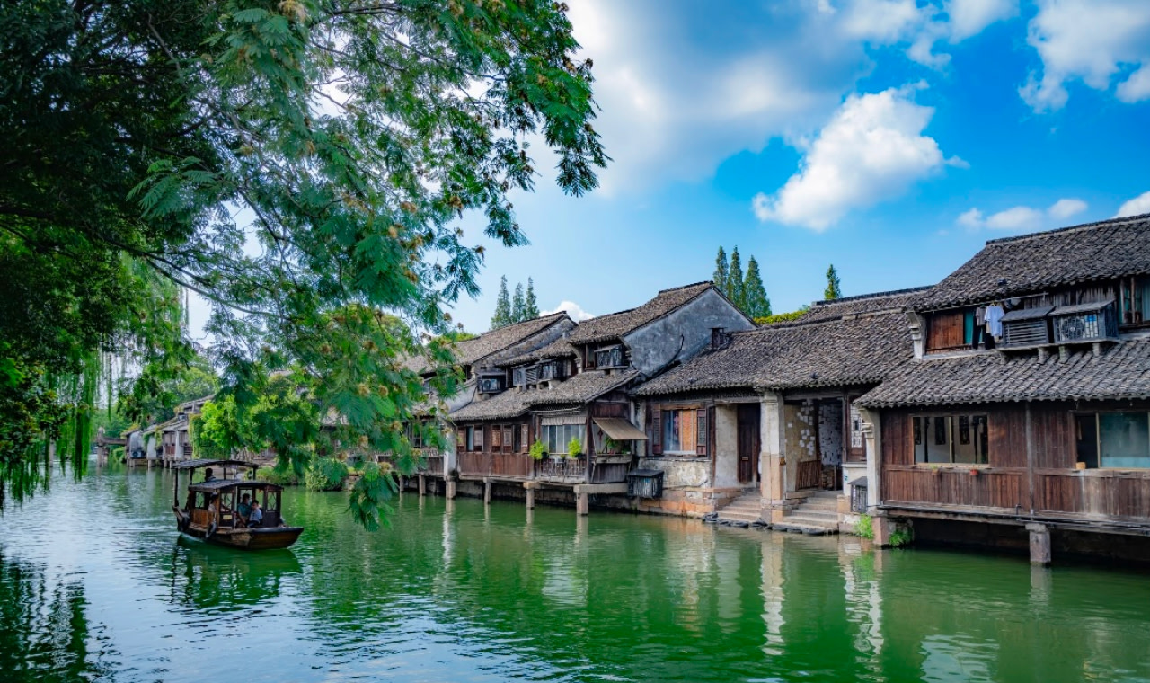 [Korean Guide + Limousine VIP Bus] Wuzhen Tour + Yu Garden Old Street + Koreatown