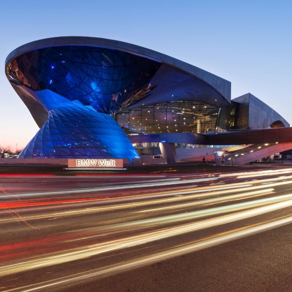 對於汽車愛好者來說,來到慕尼黑 (Munich) 若沒有參觀該市最受歡迎的景點——BMW博物館和BMW Welt,那可就太可惜了。 對於汽車愛好者來說,來到慕尼黑 (Munich) 若沒有參觀該市最受歡迎的景點——BMW博物館和BMW Welt,那可就太可惜了。
