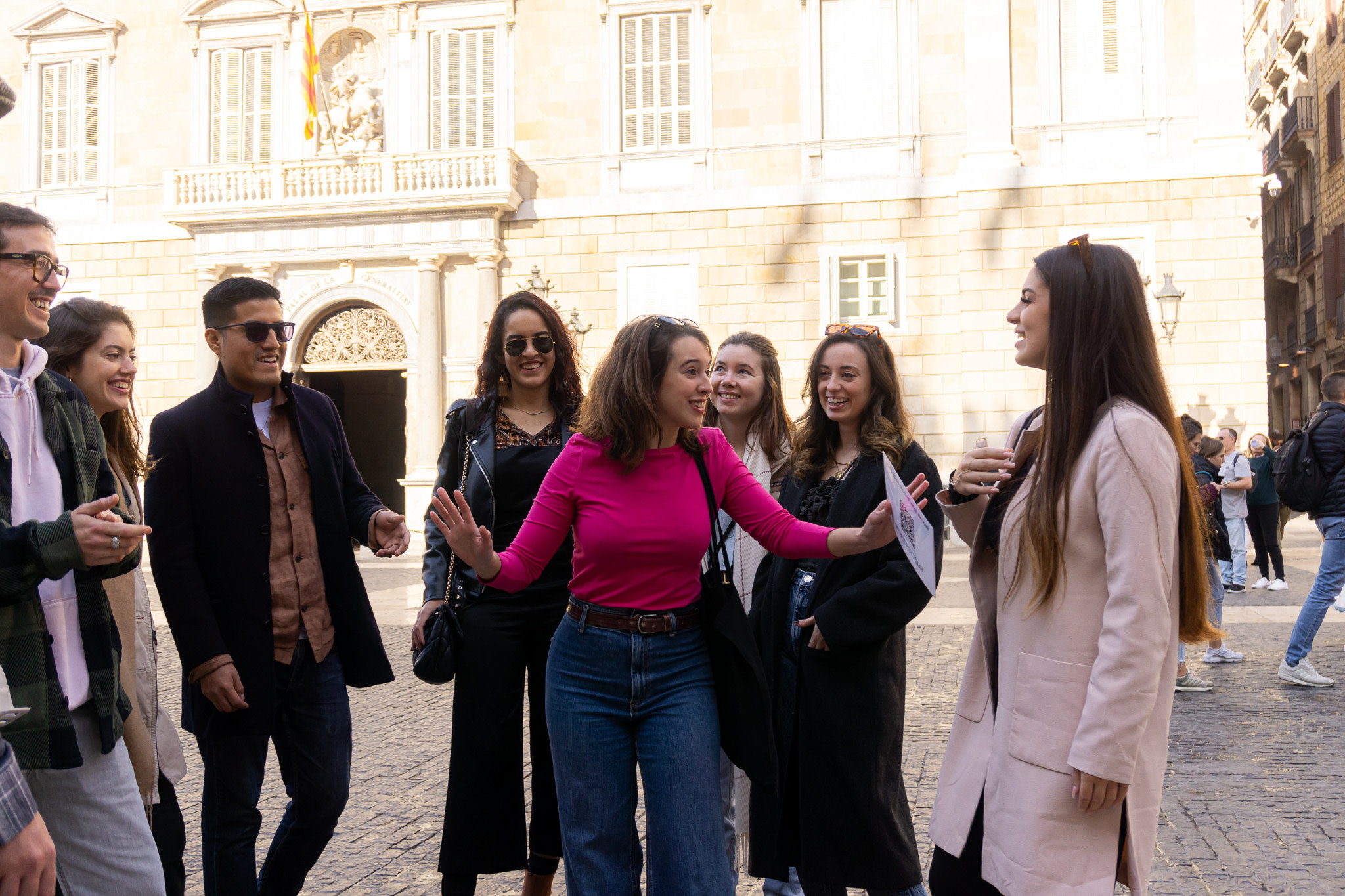 漫步在哥特區迷宮般的巷子裡,探索這座城市豐富的歷史 漫步在哥特區迷宮般的巷子裡,探索這座城市豐富的歷史