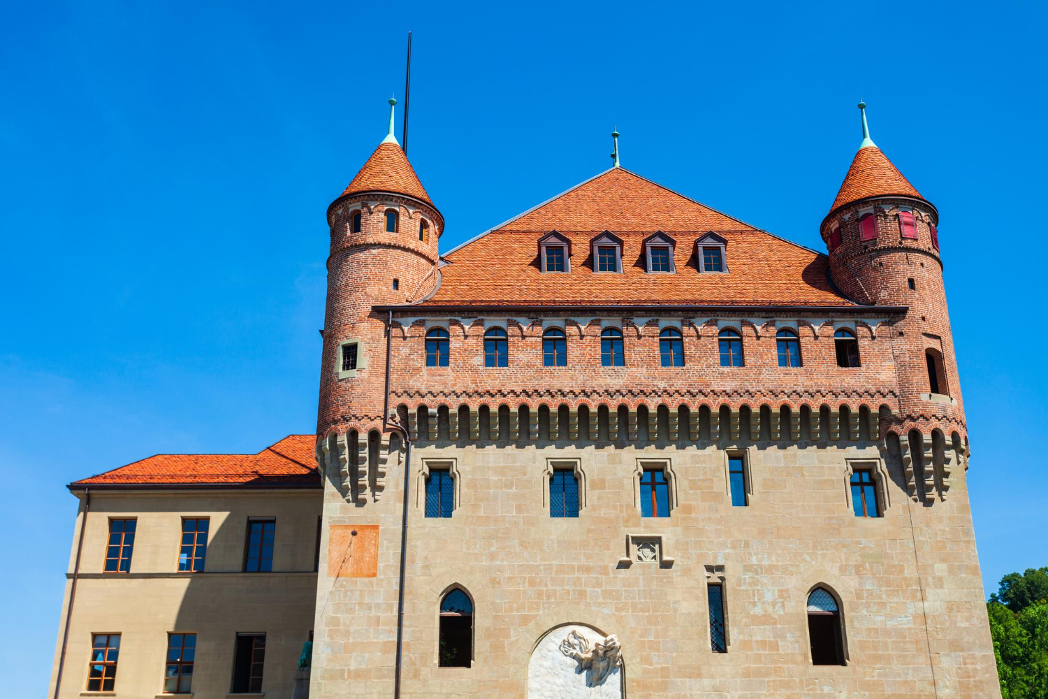 Exclusive Private History Tour with a Local in Lausanne