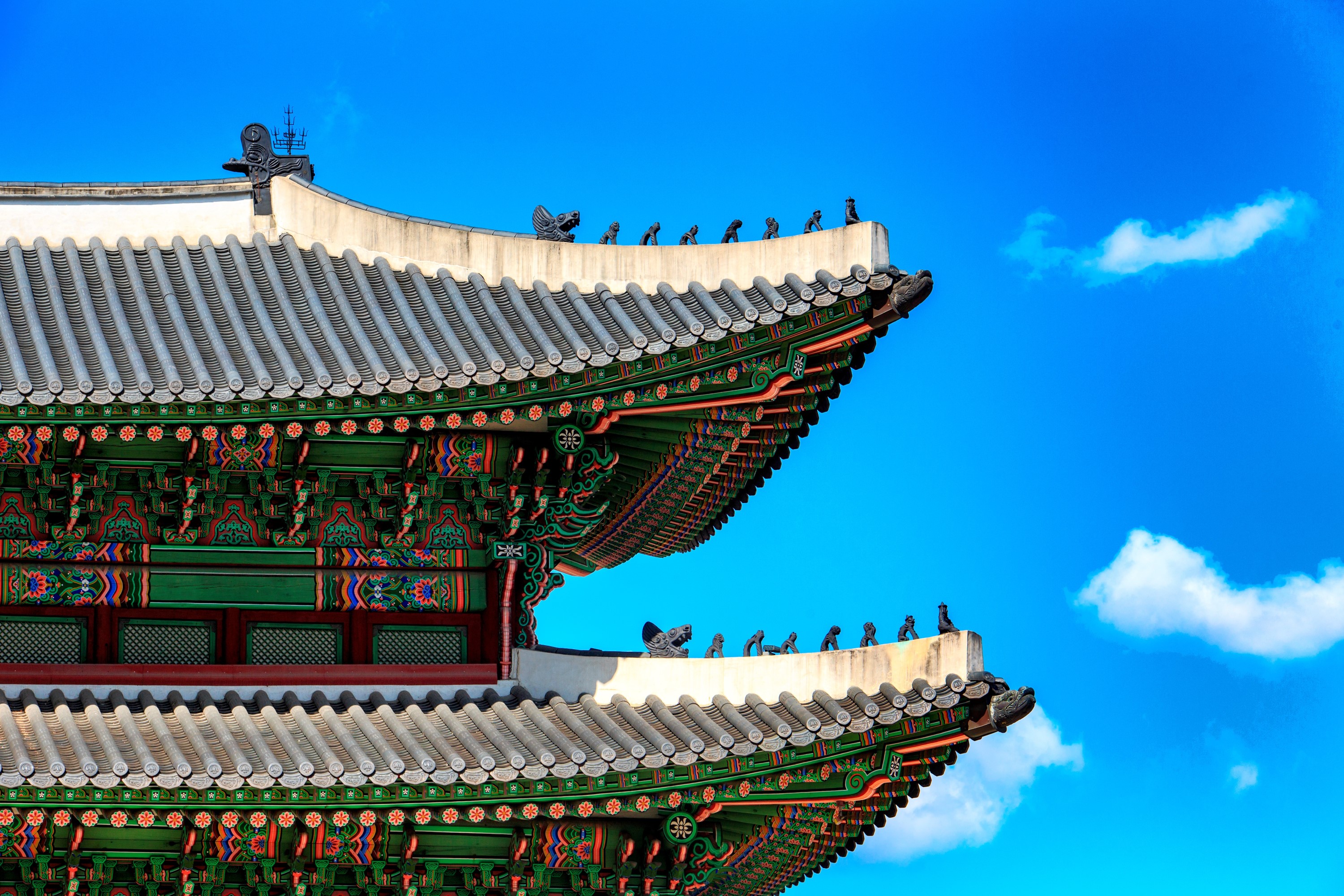 景福宮始建於 1395 年,曾是朝鮮王朝的主要宮殿。您將漫步於其宏偉的庭院中,想像昔日王室的生活,並由經驗豐富的專家引導路線。 景福宮始建於 1395 年,曾是朝鮮王朝的主要宮殿。您將漫步於其宏偉的庭院中,想像昔日王室的生活,並由經驗豐富的專家引導路線。