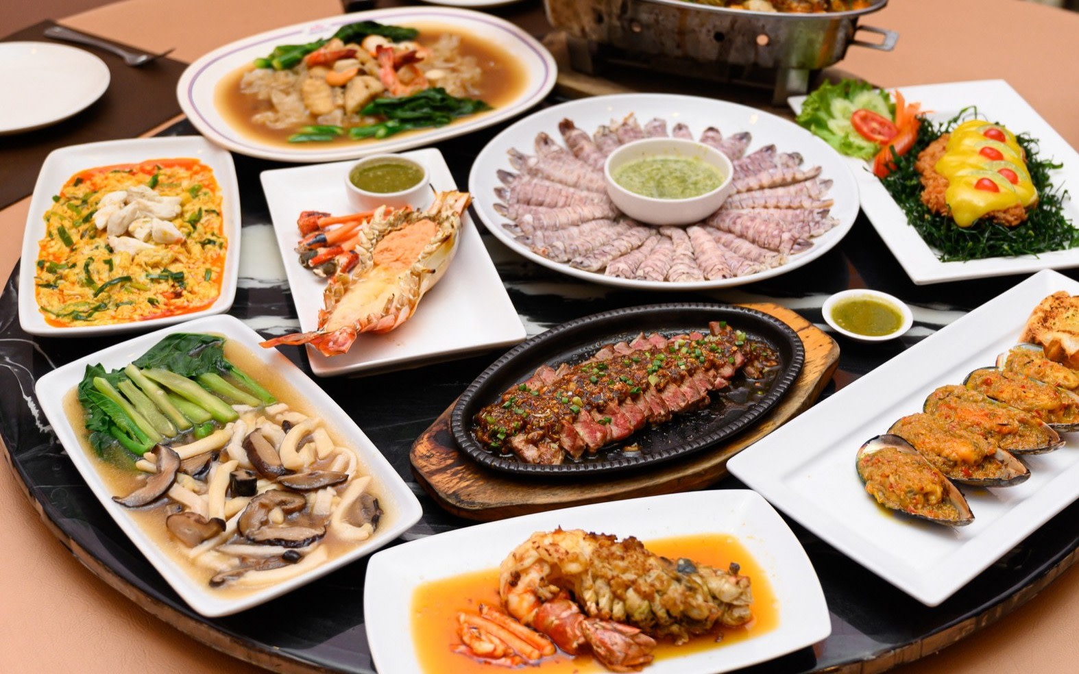 Ploen Restaurant in Ladprao Bangkok