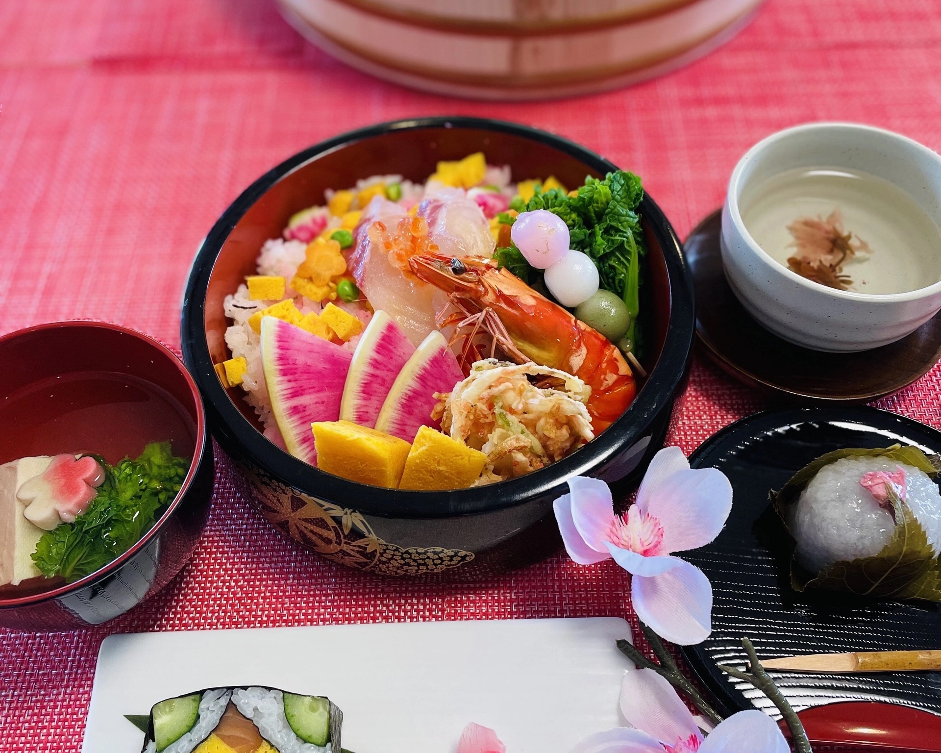 準備一份佐倉主題的壽司便當