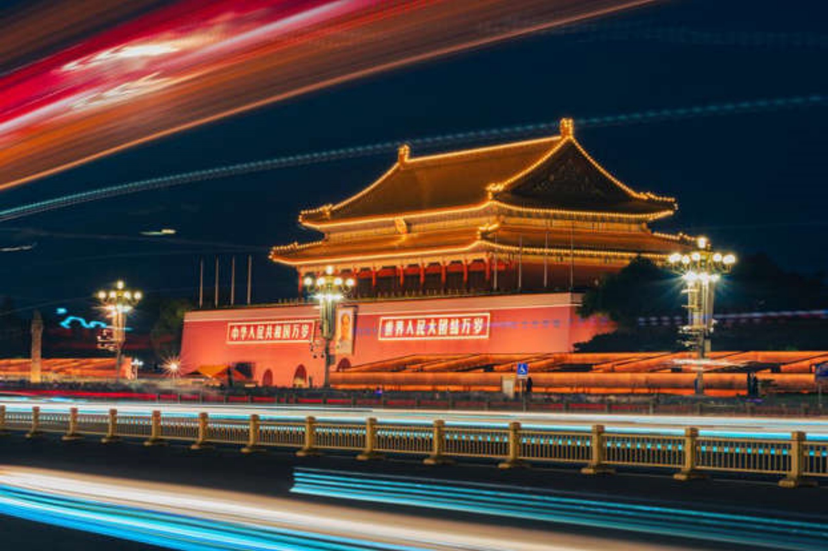 北京夜景citywalk：天安門廣場+前門大街+大柵欄+後海+南鑼鼓巷+鼓樓夜遊（英語導遊可升級小包團）