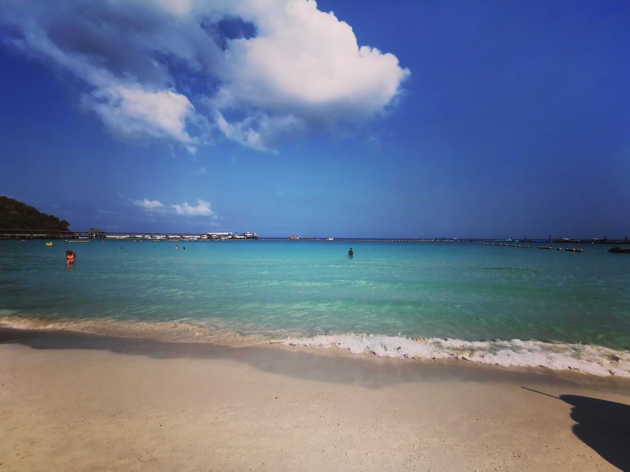 Resort Enjoyment Tour by Pandabus (H) at Ta Waen Beach, Pattaya Lan Island