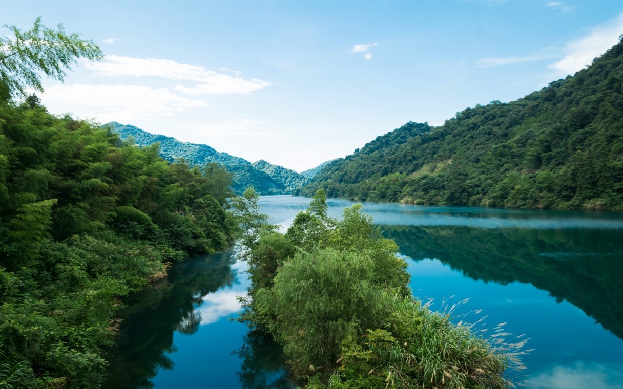 Chenzhou Dongjiang Lake & Gaoyiling Full-Day Small Group Experience