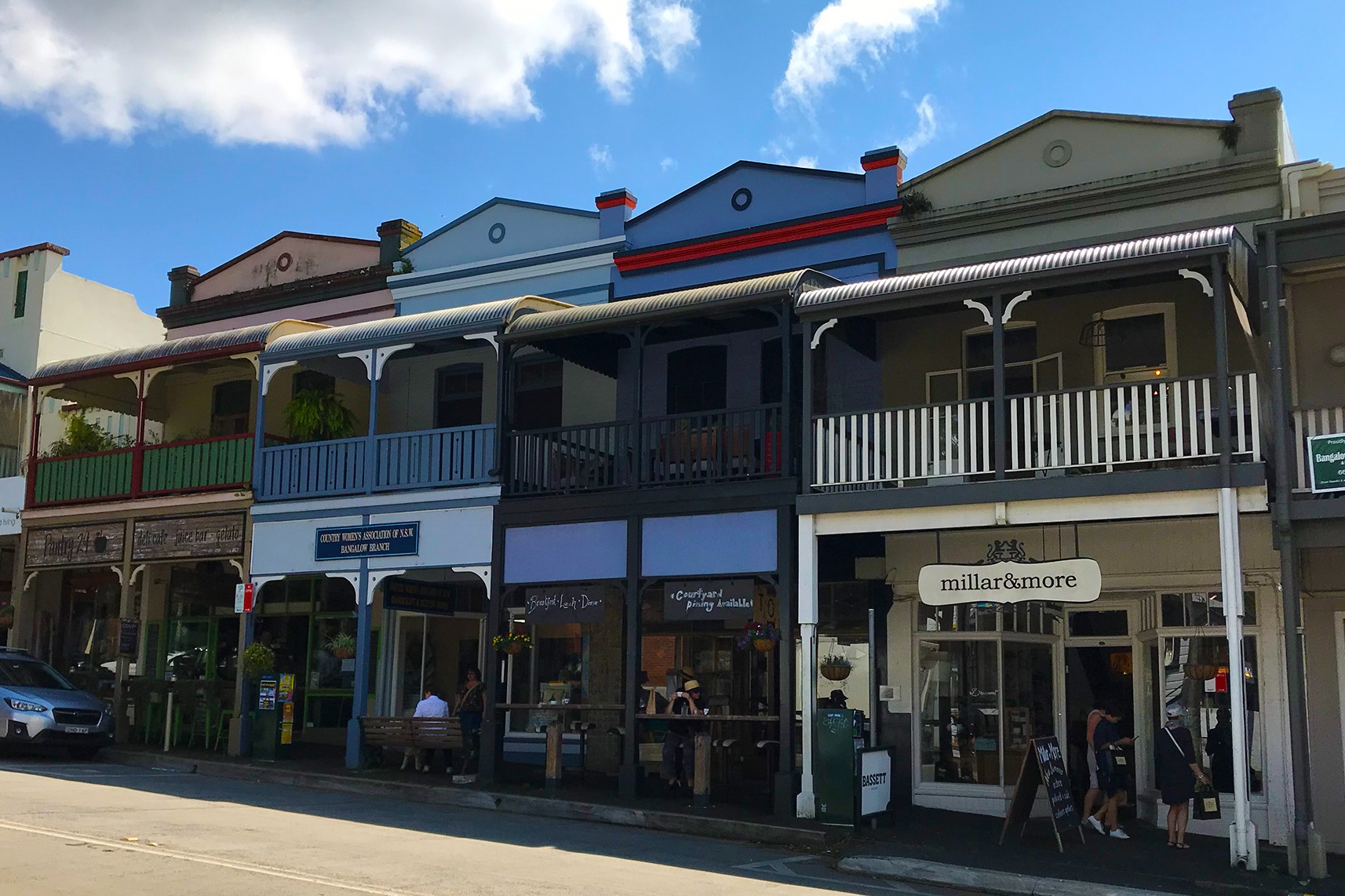 Byron Bay, Bangalow and Gold Coast Day Tour from Brisbane