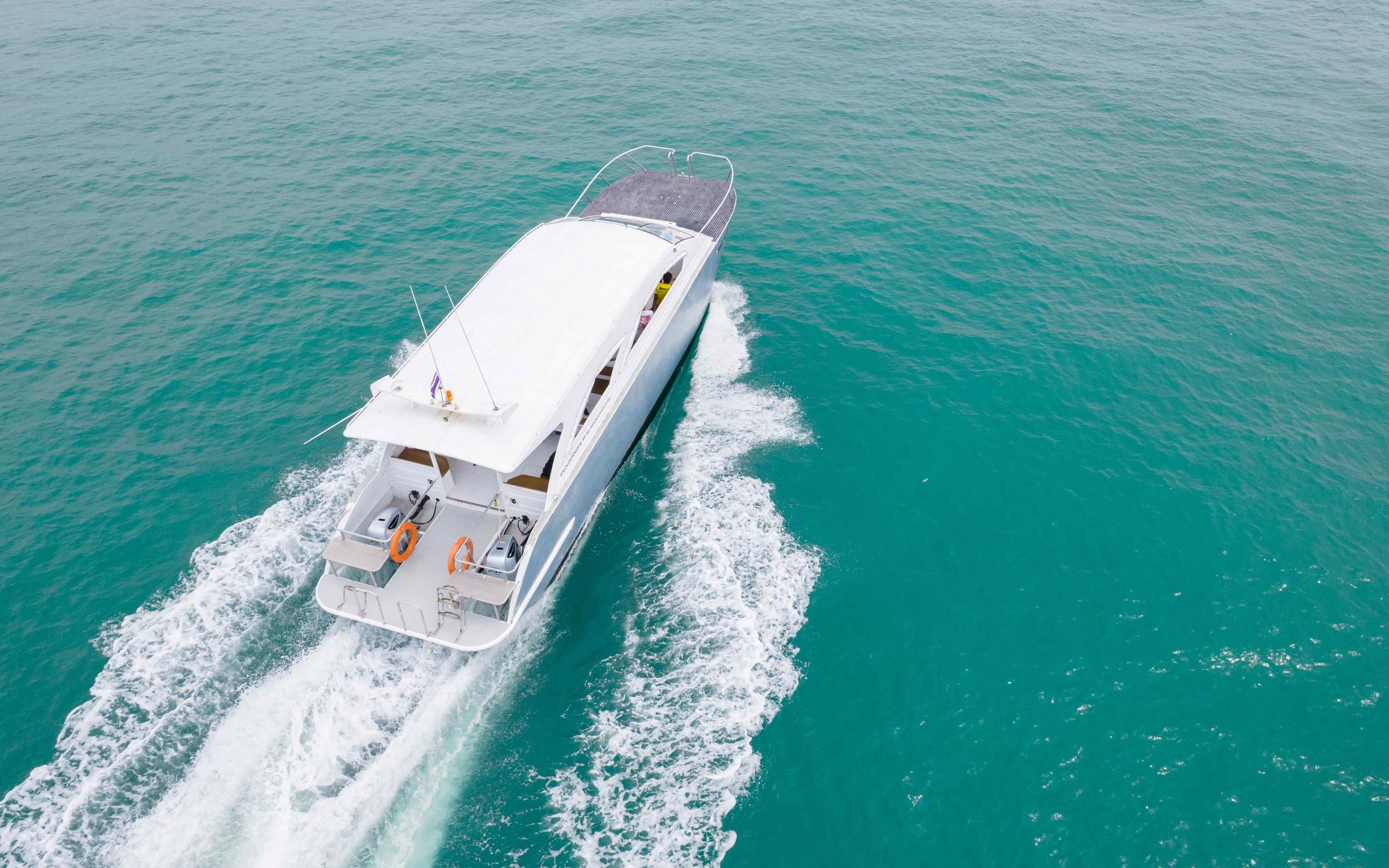 Bamboo Island and Phi Phi Islands Fast Catamaran Tour