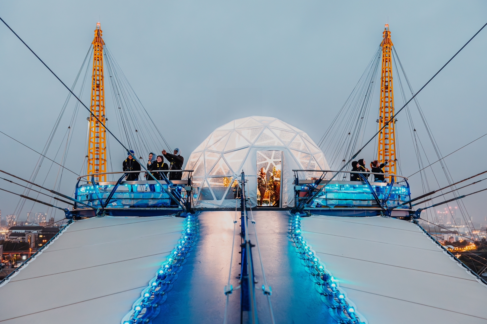 Up at The O2 飄雪體驗
