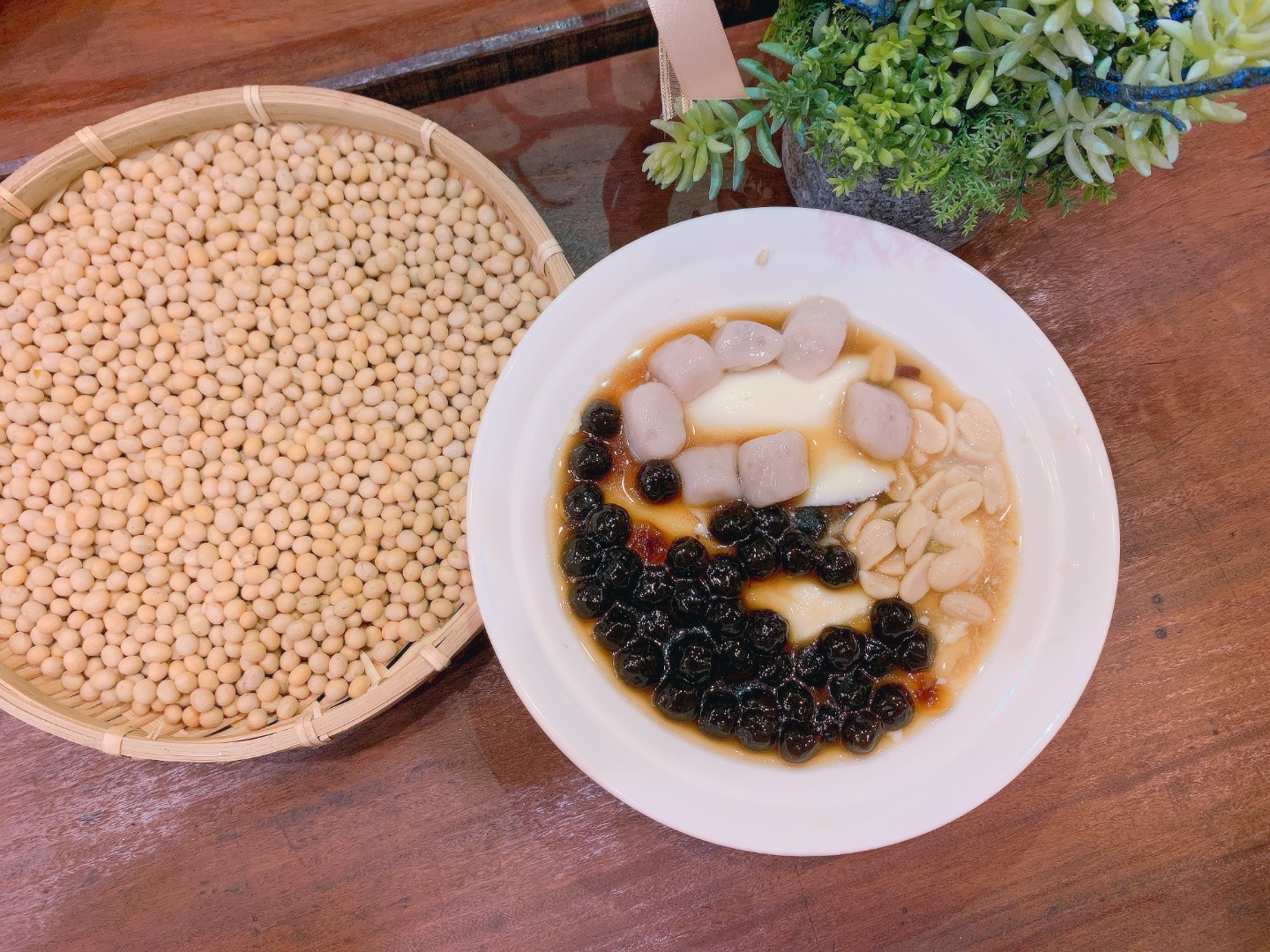 Meow Tofu Pudding - Taro Balls and Peanuts Pearls