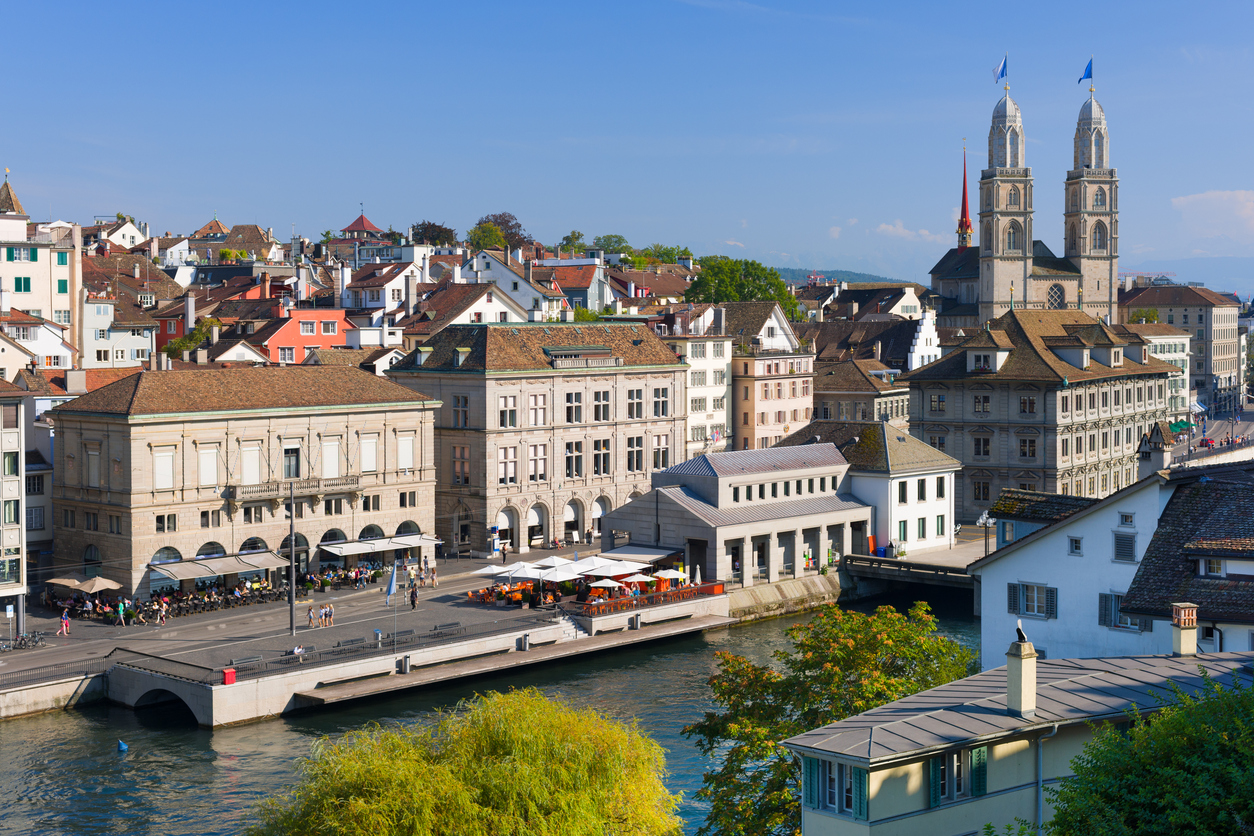 Explore Zurich: Walking Tour of the City's Highlights