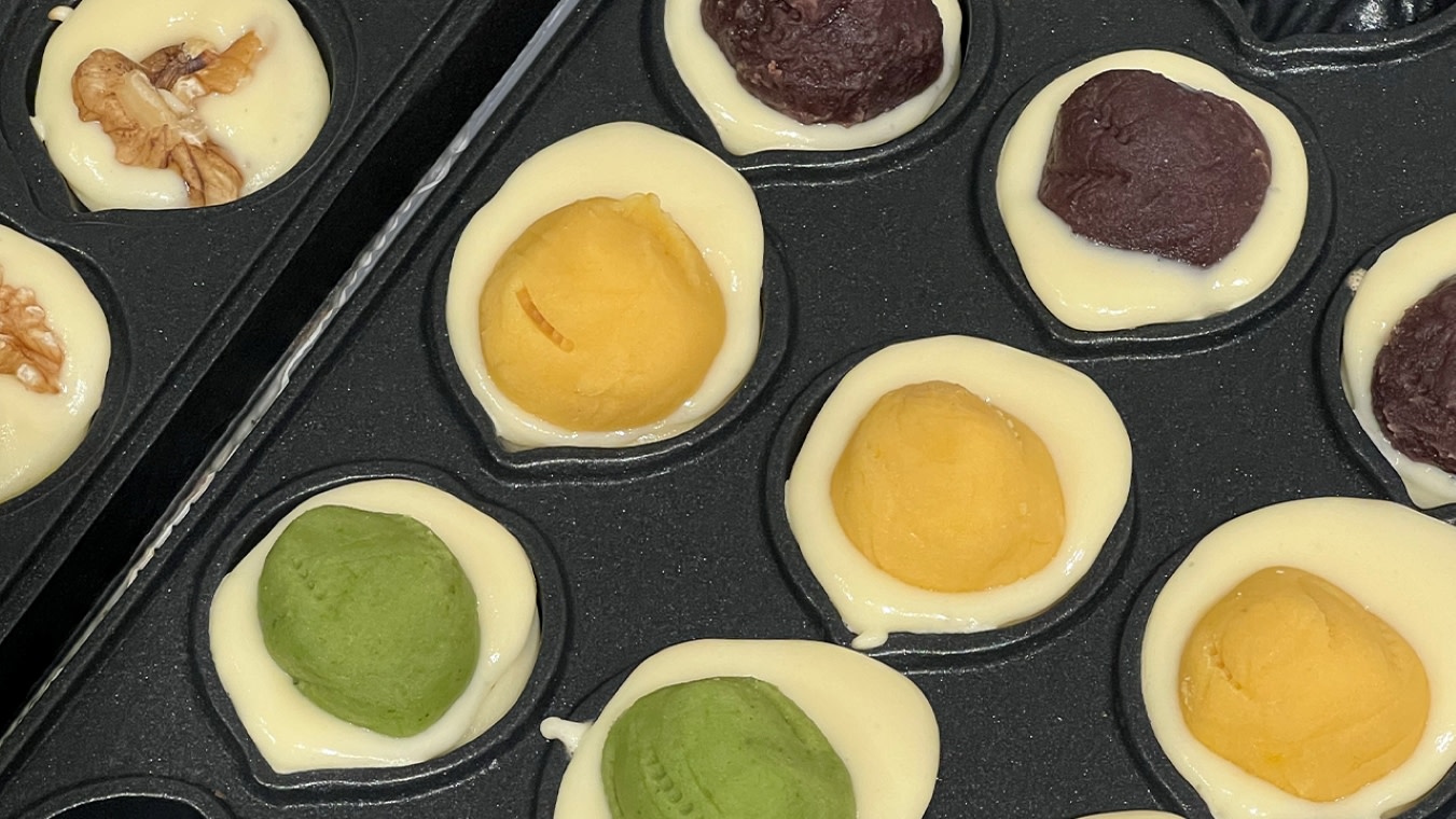 Seoul Apgujeong Korean Snack Making Experience - Tiki Room