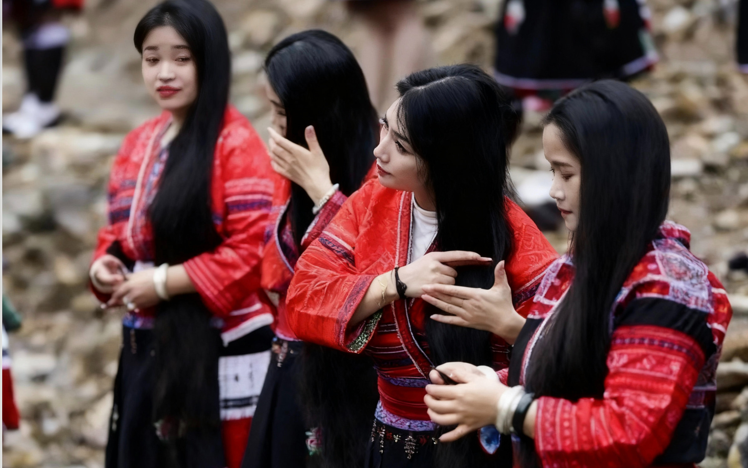 Guilin Private Tour: Longji Rice Terraces and Long Hair Village 