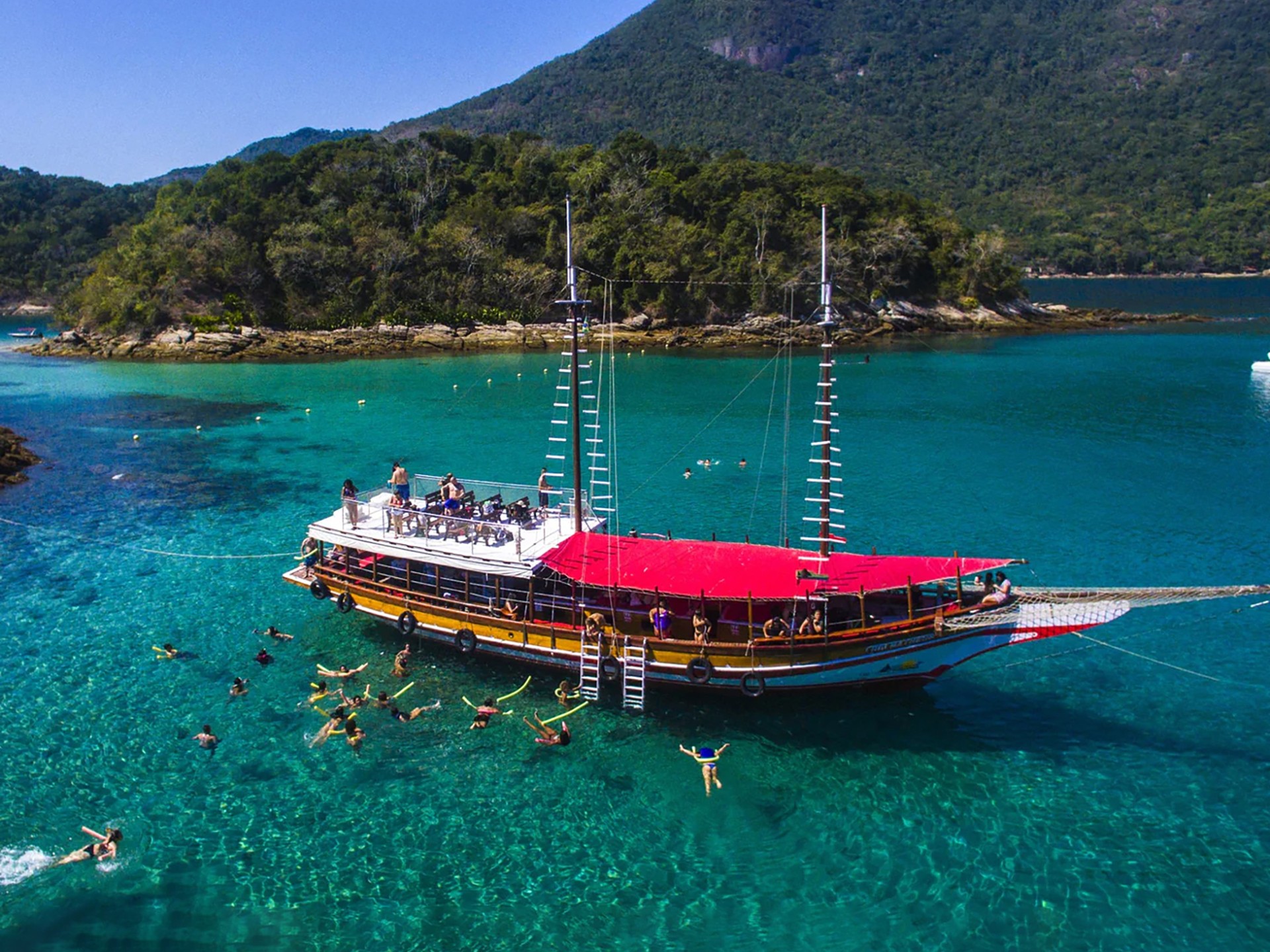 Angra dos Reis Full Day Walking Tour in Rio 