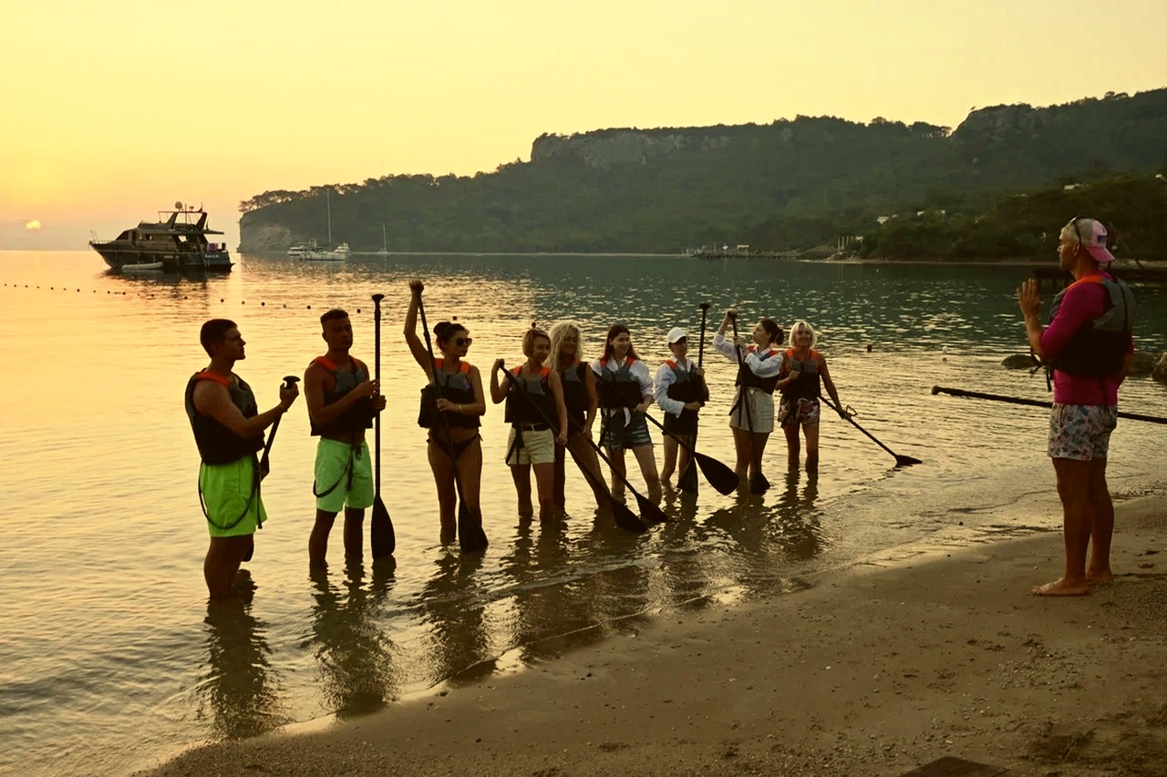 Antalya Kemer: Sunrise SUP and Kayak Tour with Instructor