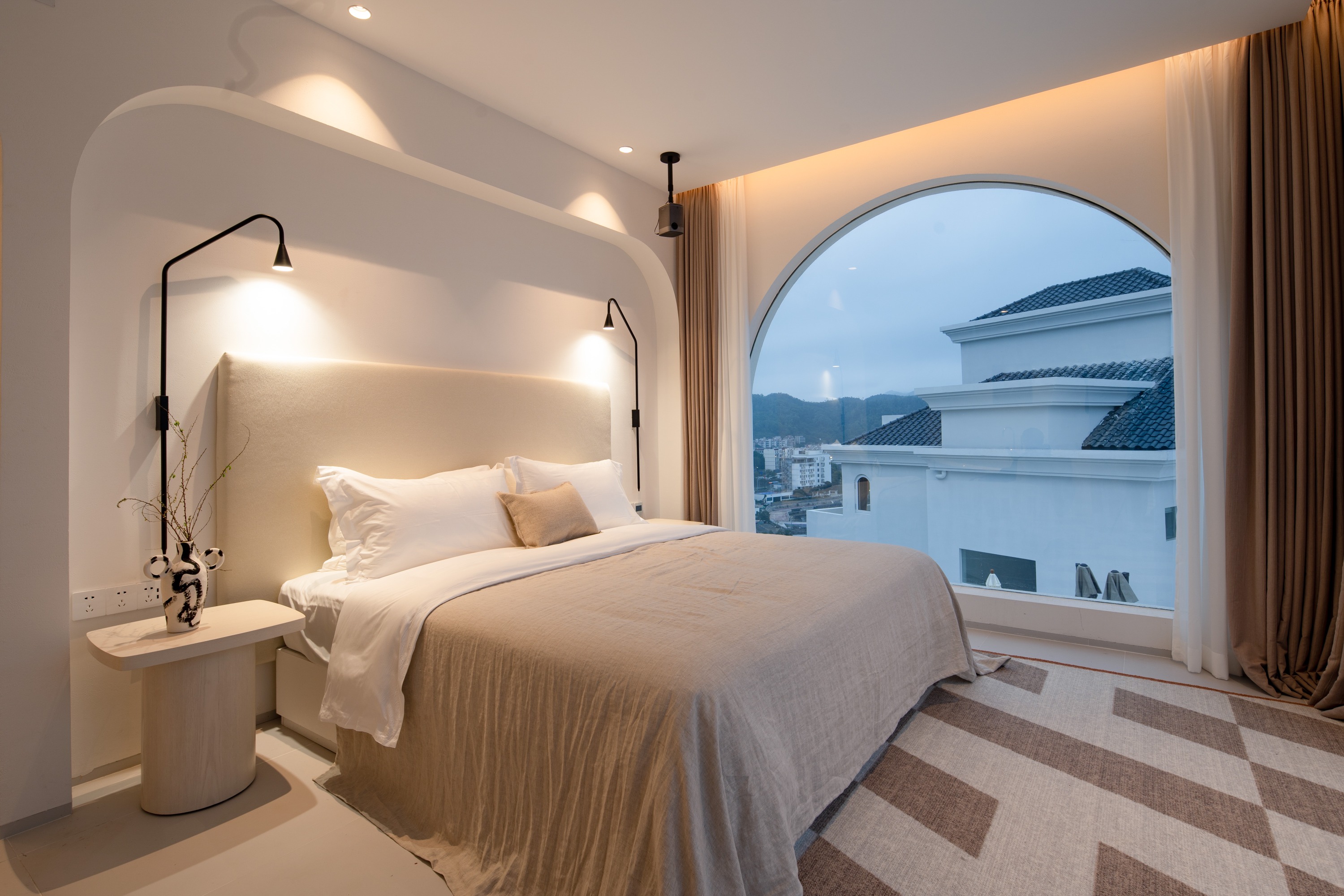 Building J Sea View Balcony King Room J201