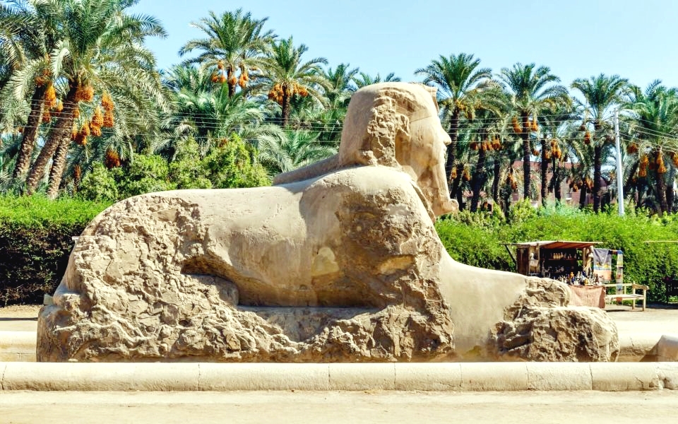 Hurghada: Private 2-Day Cairo, Giza, Sakkara & Memphis Tour