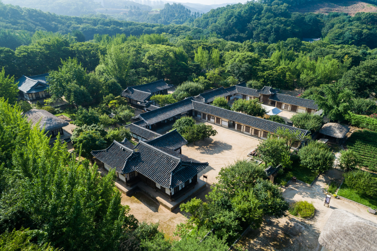 和談林植物園 & 光明洞窟 & 韓國民俗村一日遊