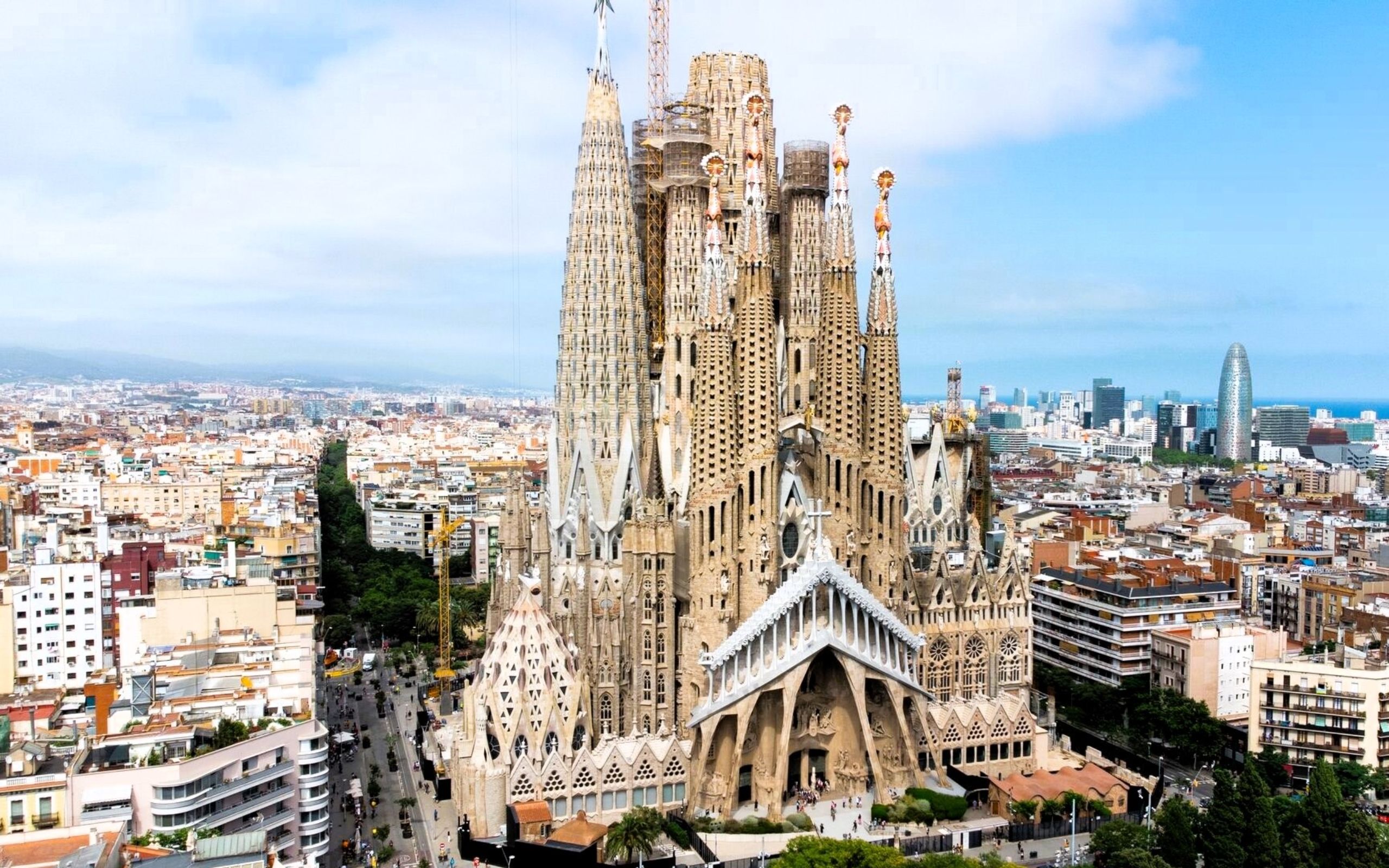Sagrada Familia walking tour in Barcelona