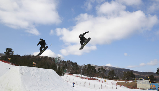 One Day Ski Trip to Elysian Jiangcun Ski Resort from Seoul