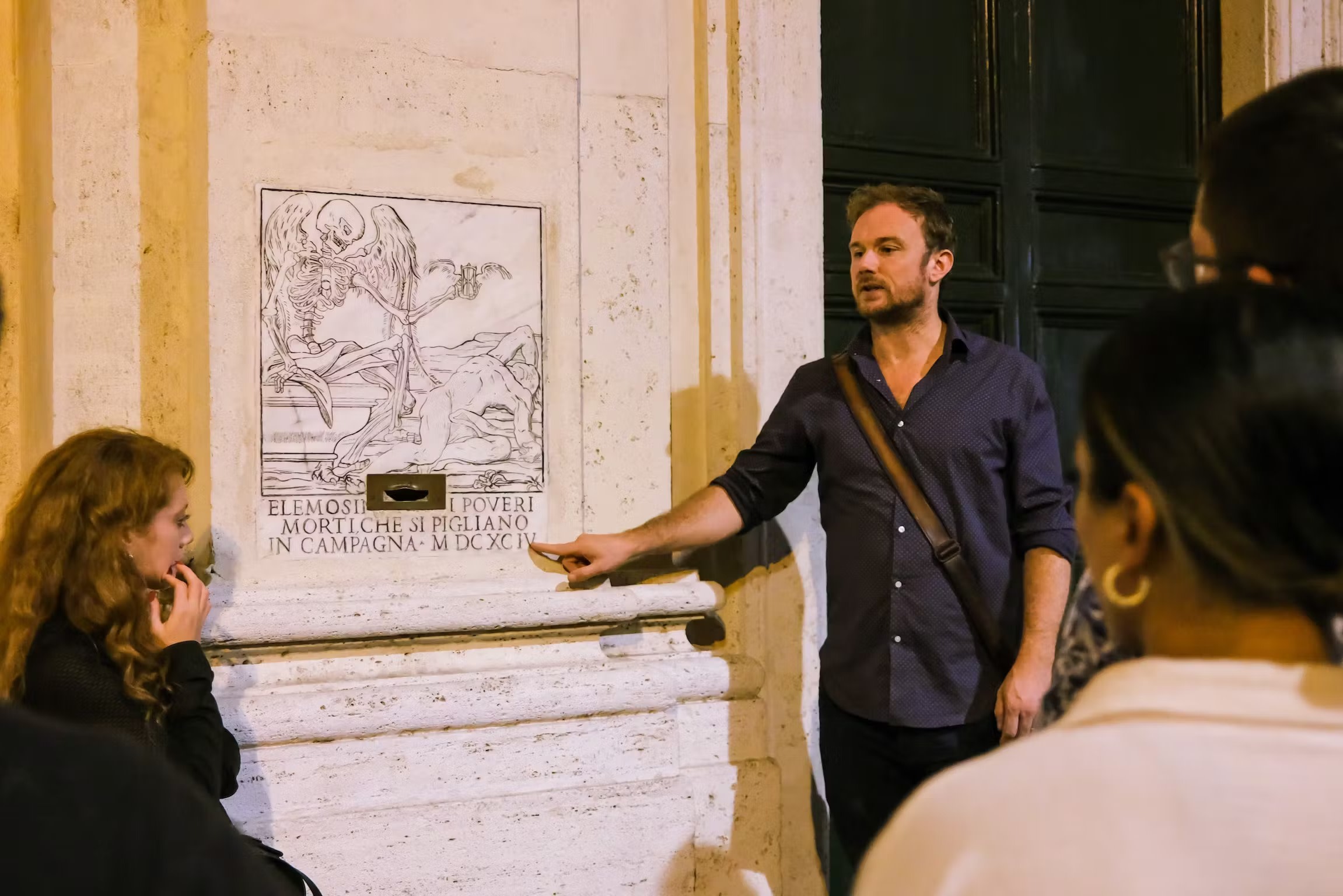 Ghosts and legends walking tour in Rome