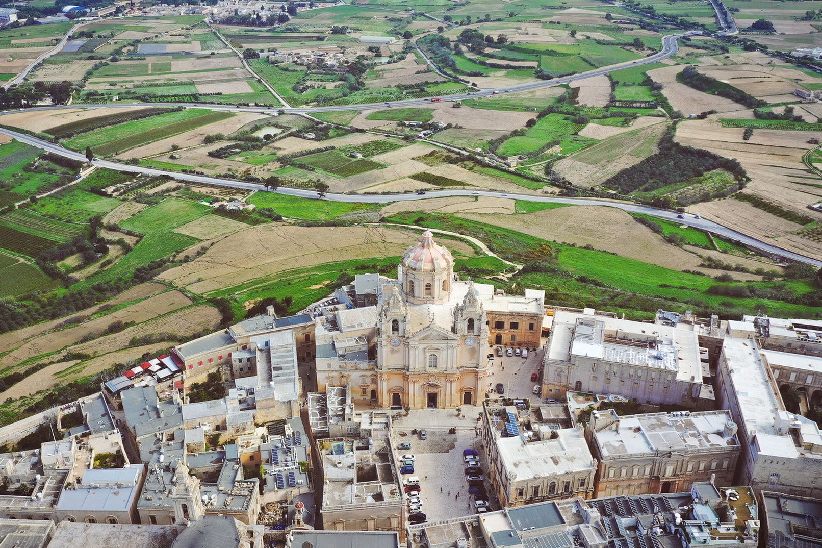 Mdina Full-day w/stops in Dingli Cliffs, San Anton Gardens & Mosta
