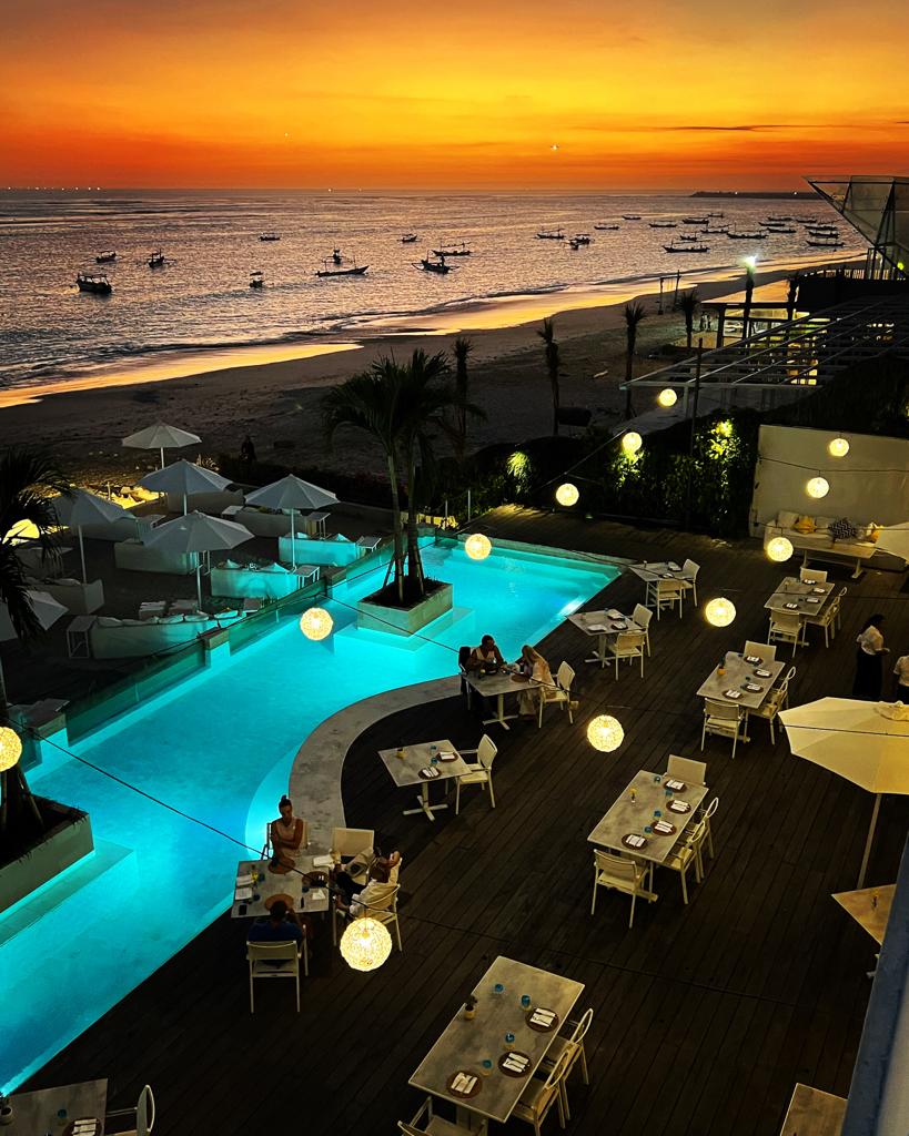 巴厘島金巴蘭Azure Beach餐廳用餐體驗