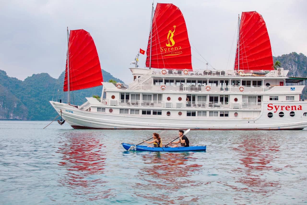 雙日遊（2天1夜）：乘坐Syrena Cruise號遊覽下龍灣，探秘天堂島和驚奇洞