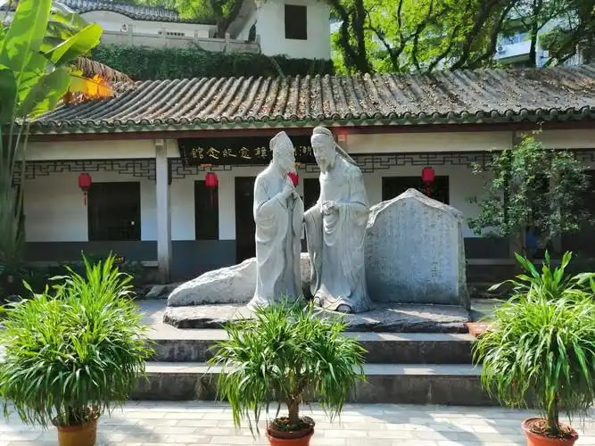 潮汕雙城 | 高奢私家小團2日遊（含香港西九龍高鐵+潮州+汕頭+牛肉火鍋+潮汕滷鵝+特色小吃）