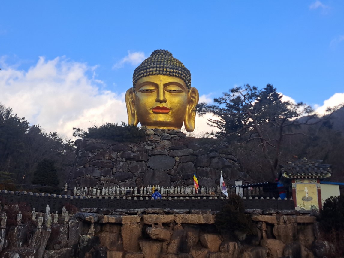 臥龍寺（Waujeongsa Temple）