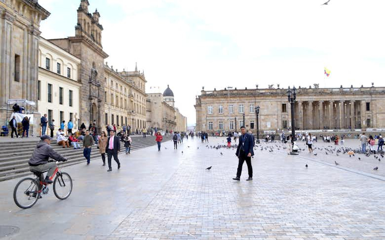 探索波哥大令人驚嘆的地下精神聖殿，感受其深邃之美