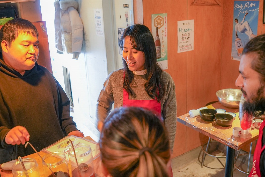 與專業廚師一起學習製作京都拉麵和煎餃