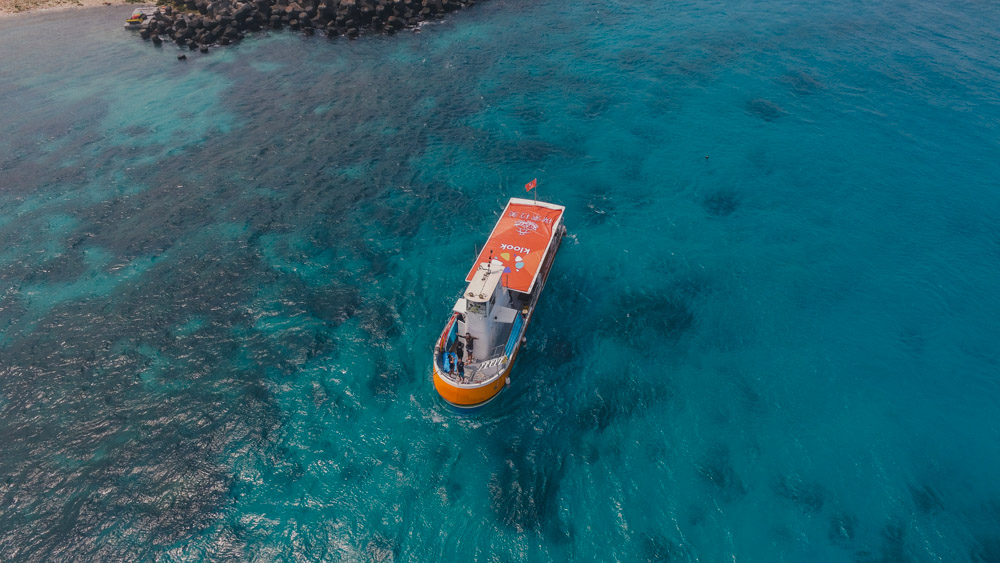 屏東：小琉球探索拉美半潛艇遊船＆SUP立式划槳・探索浮潛