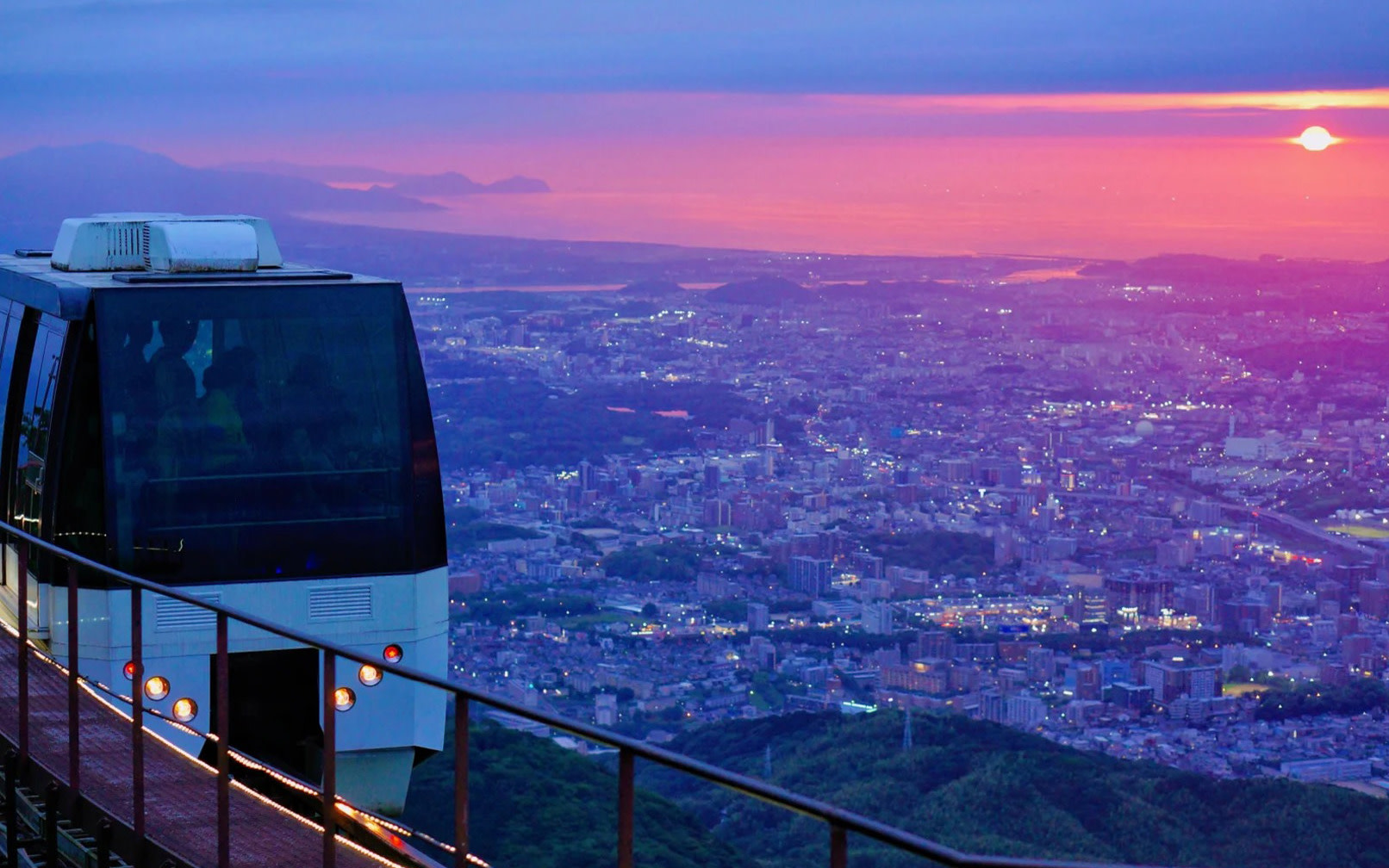 Kitakyushu Mt. Sarakura Cable Car | Karato Market or Mojiko Port, Motonosumi Inari Shrine, Mt. Sarakura Cable Car Day Trip (Departure from Fukuoka)