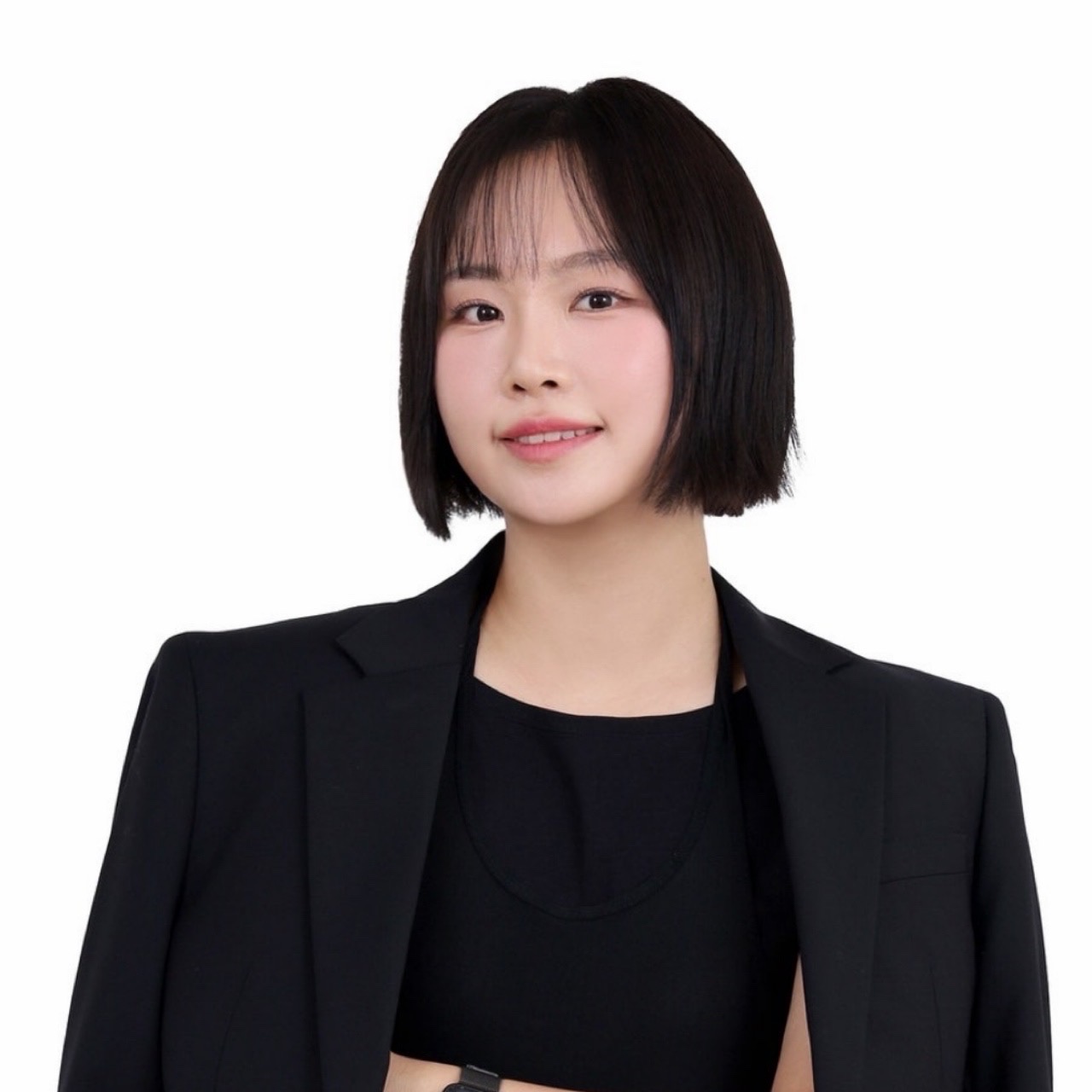 拍攝美照——直接前往我們的合作工作室，拍攝精美的個人資料照片。