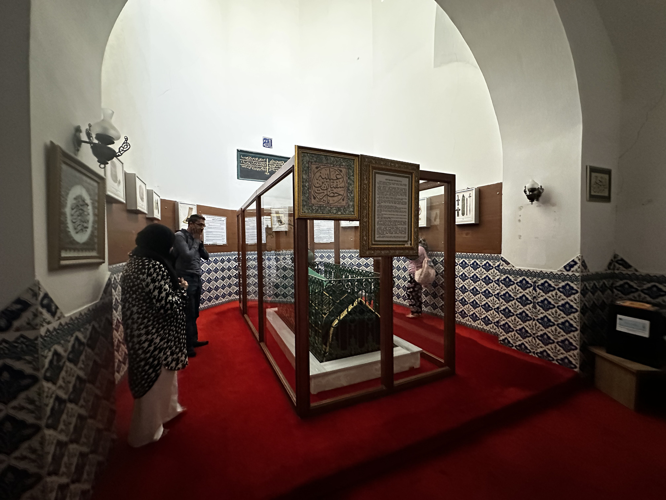 Istanbul Islamic Heritage Tour: Sacred Tombs & Eyup Sultan Mosque