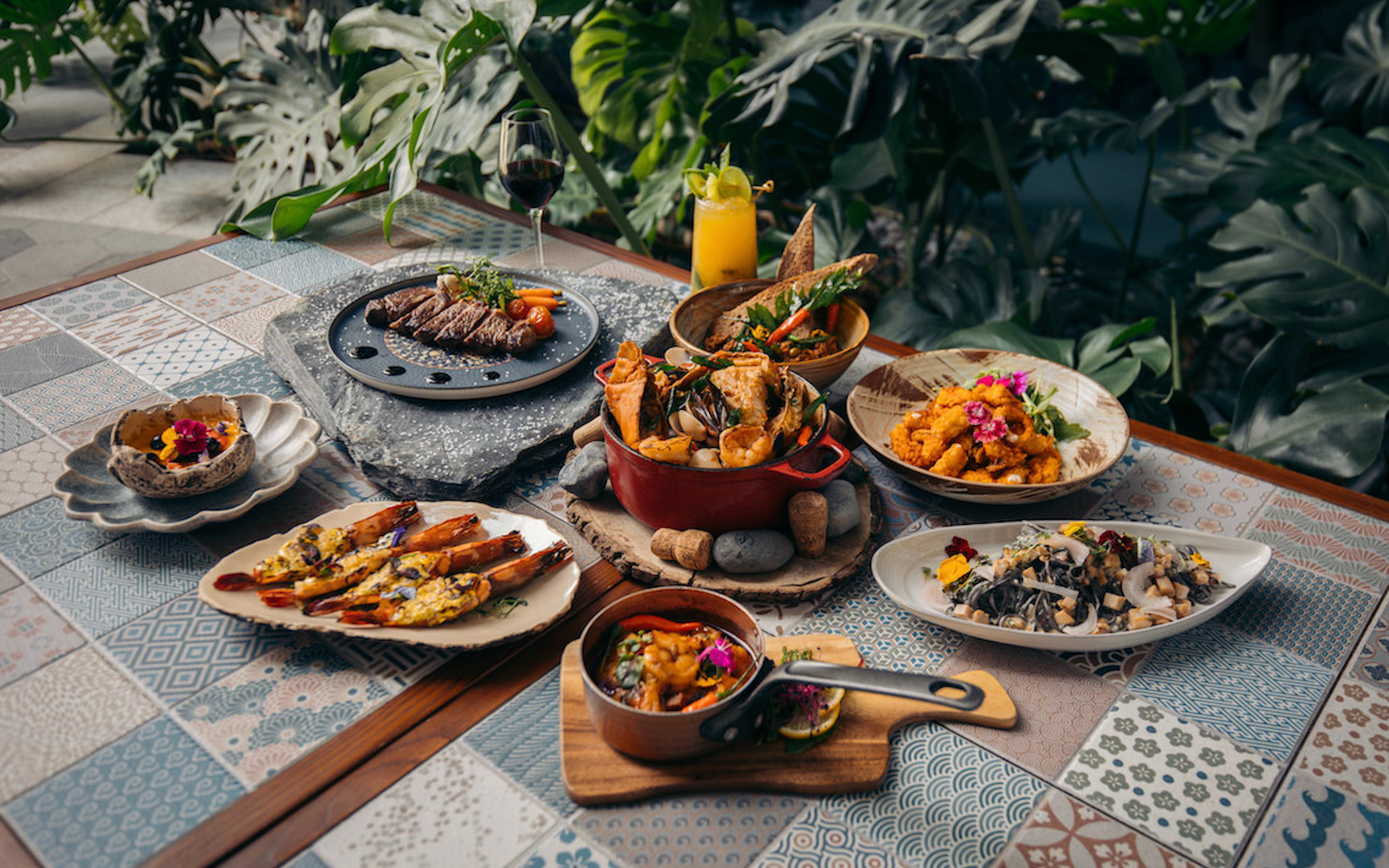 Winestone at Mercure Singapore On Stevens