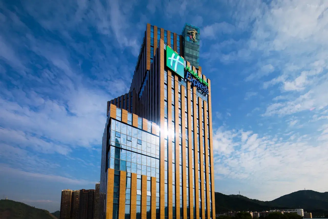 Holiday Inn Express Shenzhen North Station Package | Close to Harry Potter: Forbidden Forest Experience
