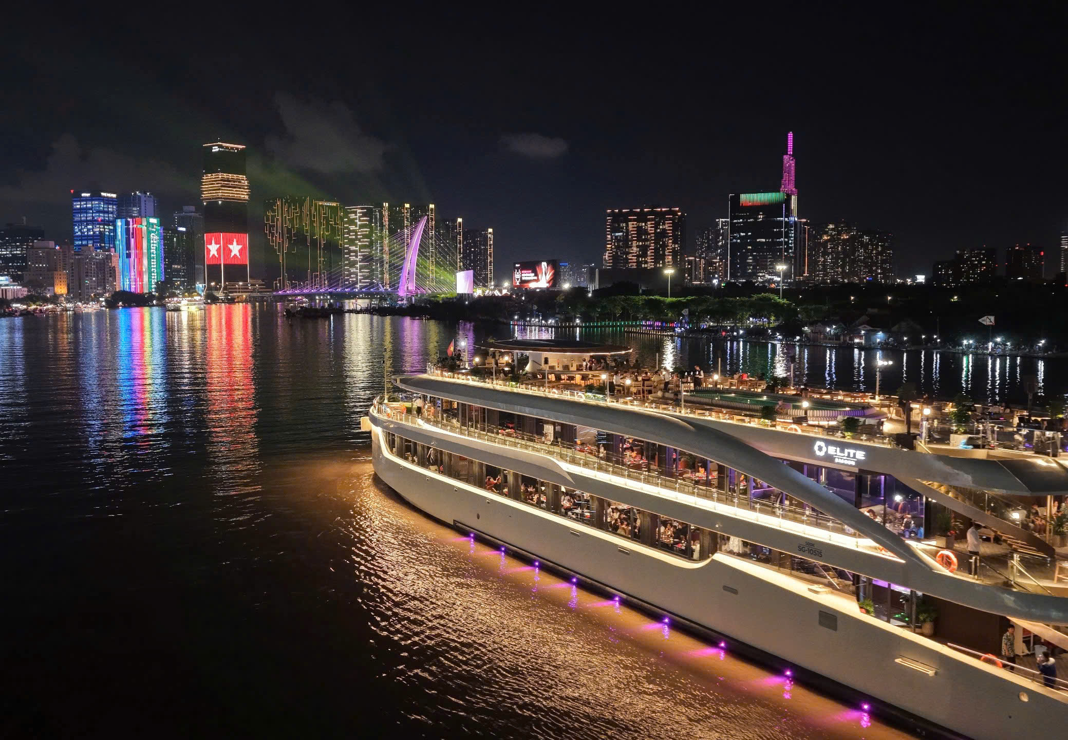 Luxury Dining aboard the Elite Cruise on the Saigon River