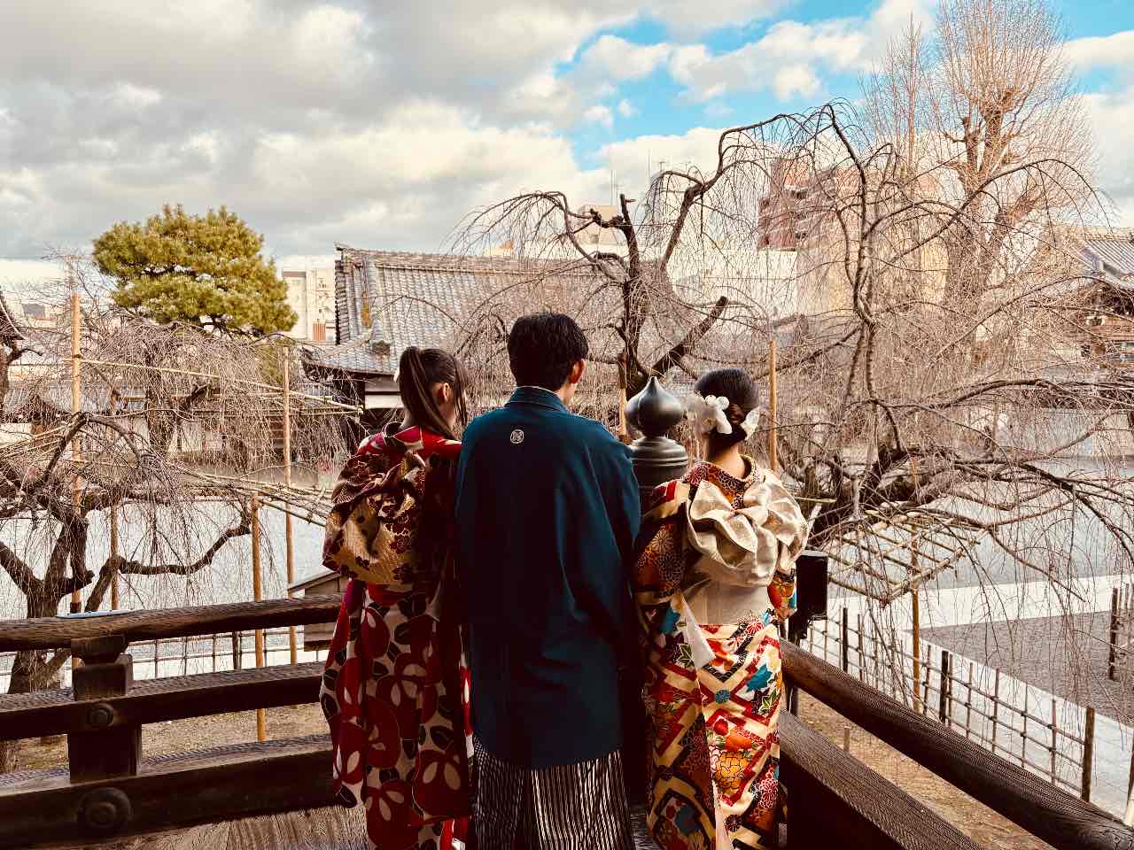 A plan to explore Kyoto in a kimono and rickshaw by chartered taxi