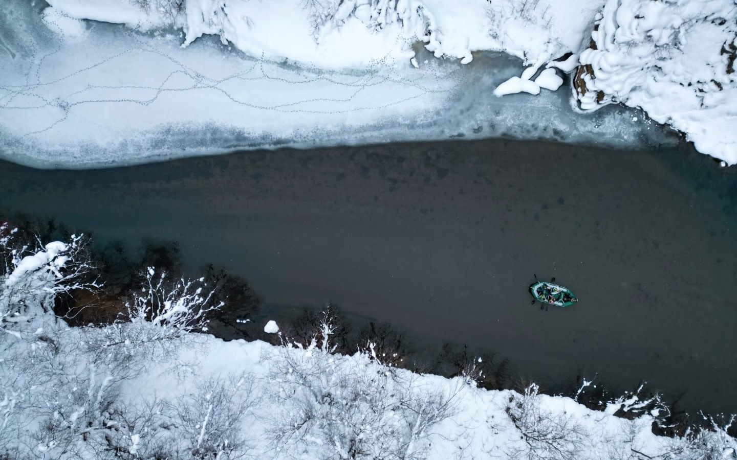 [Winter Limited, departure from Sapporo] Jozankei snow scenery tour × Lake Shikotsu Ice Falls Festival night view | Hot spring/rafting/hiking optional & lakeside snow ring play one-day tour