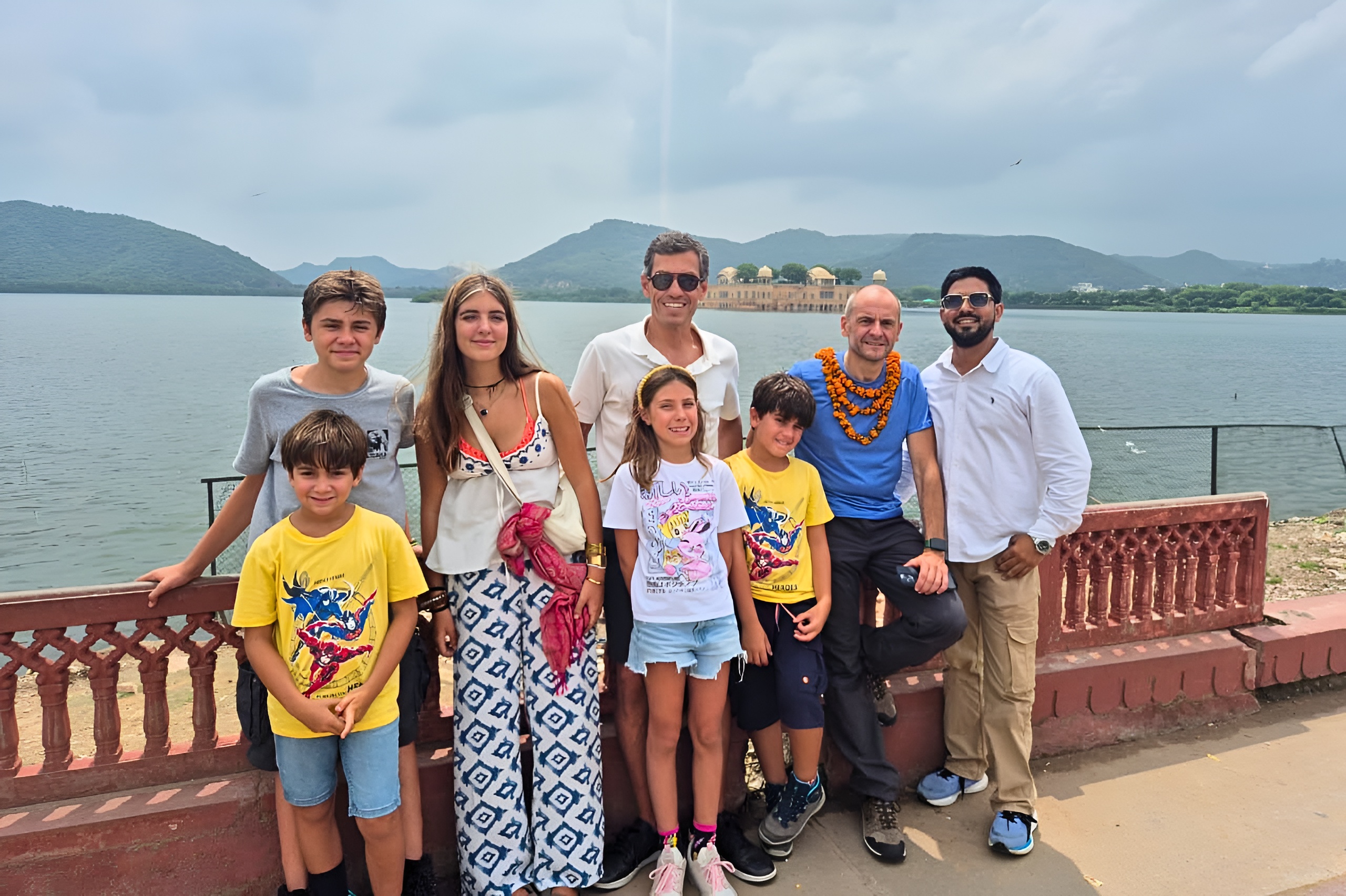 水之宮殿(Jal Mahal)是一座美麗的建築奇蹟,座落於齋浦爾的曼 सागर湖(Man Sagar Lake)中央。 水之宮殿(Jal Mahal)是一座美麗的建築奇蹟,座落於齋浦爾的曼 सागर湖(Man Sagar Lake)中央。