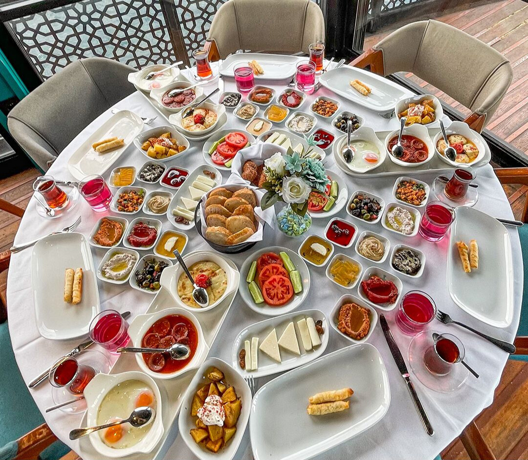 Traditional Turkish Breakfast and Bosphorus Cruise
