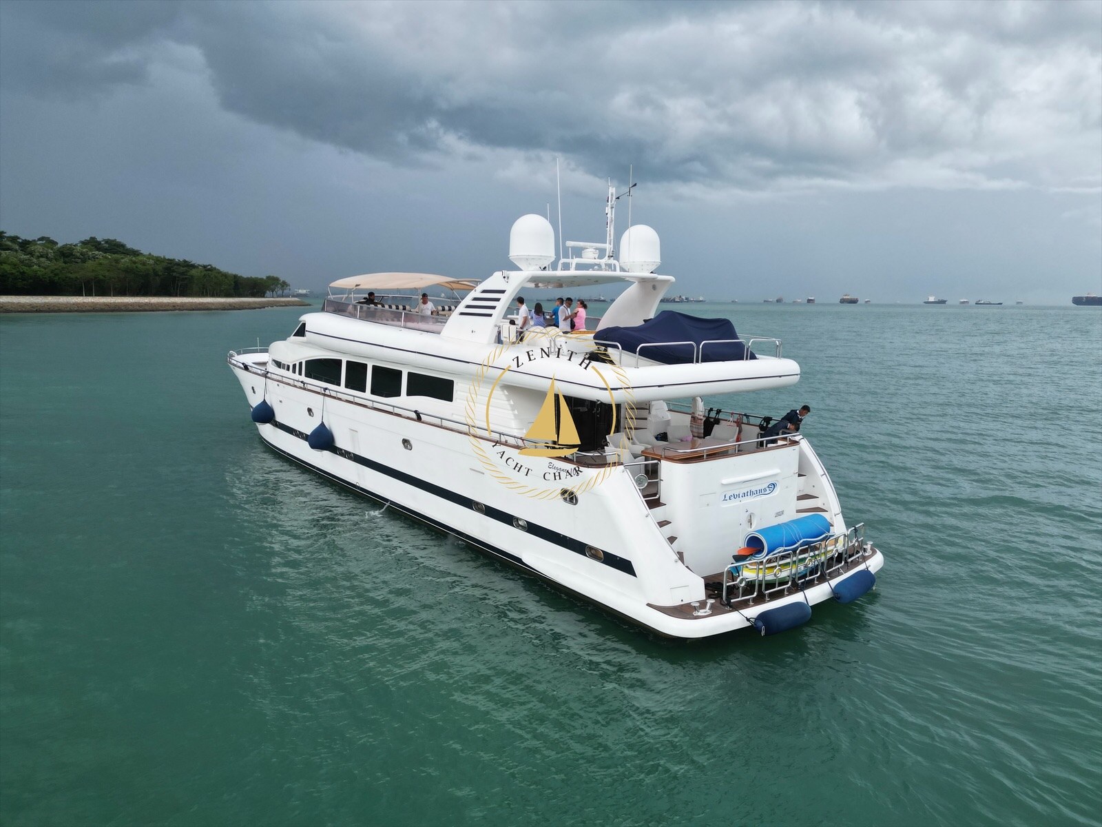 新加坡 Leviathan 8 豪華遊艇租借（Zenithyachtcharters 提供）