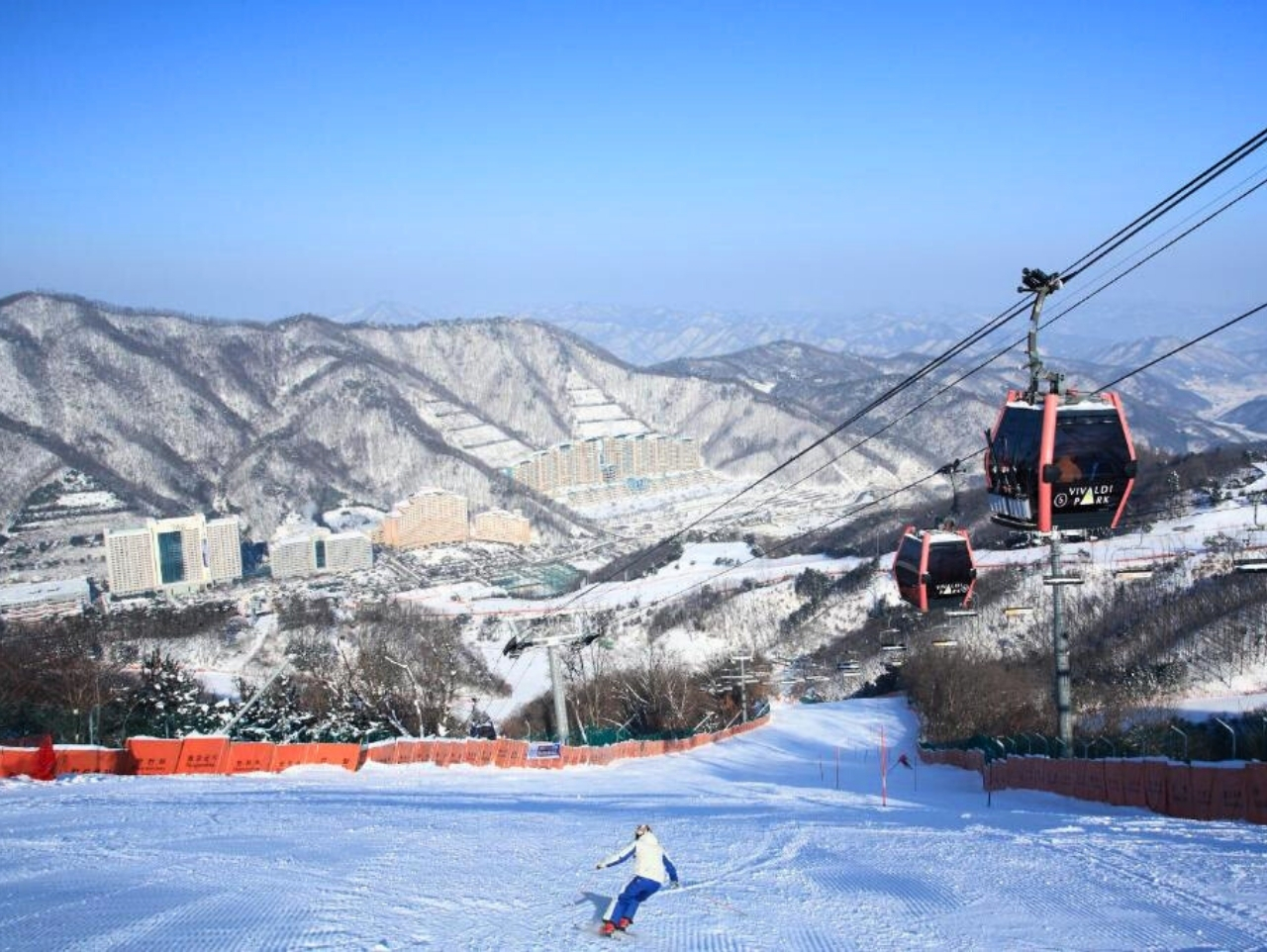 在韓國最大的滑雪勝地滑行和跳躍，感受腎上腺素飆升的快感