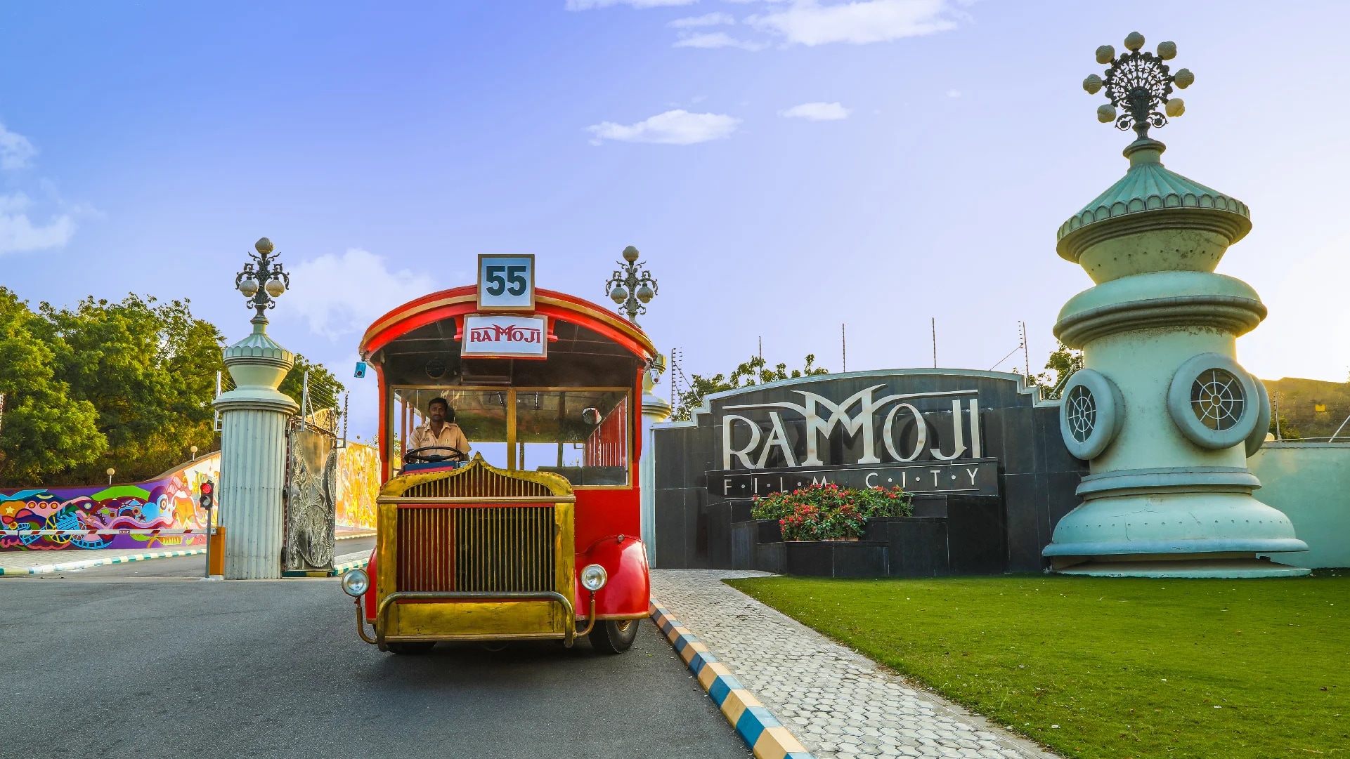 Hyderabad Ramoji Film City Tour