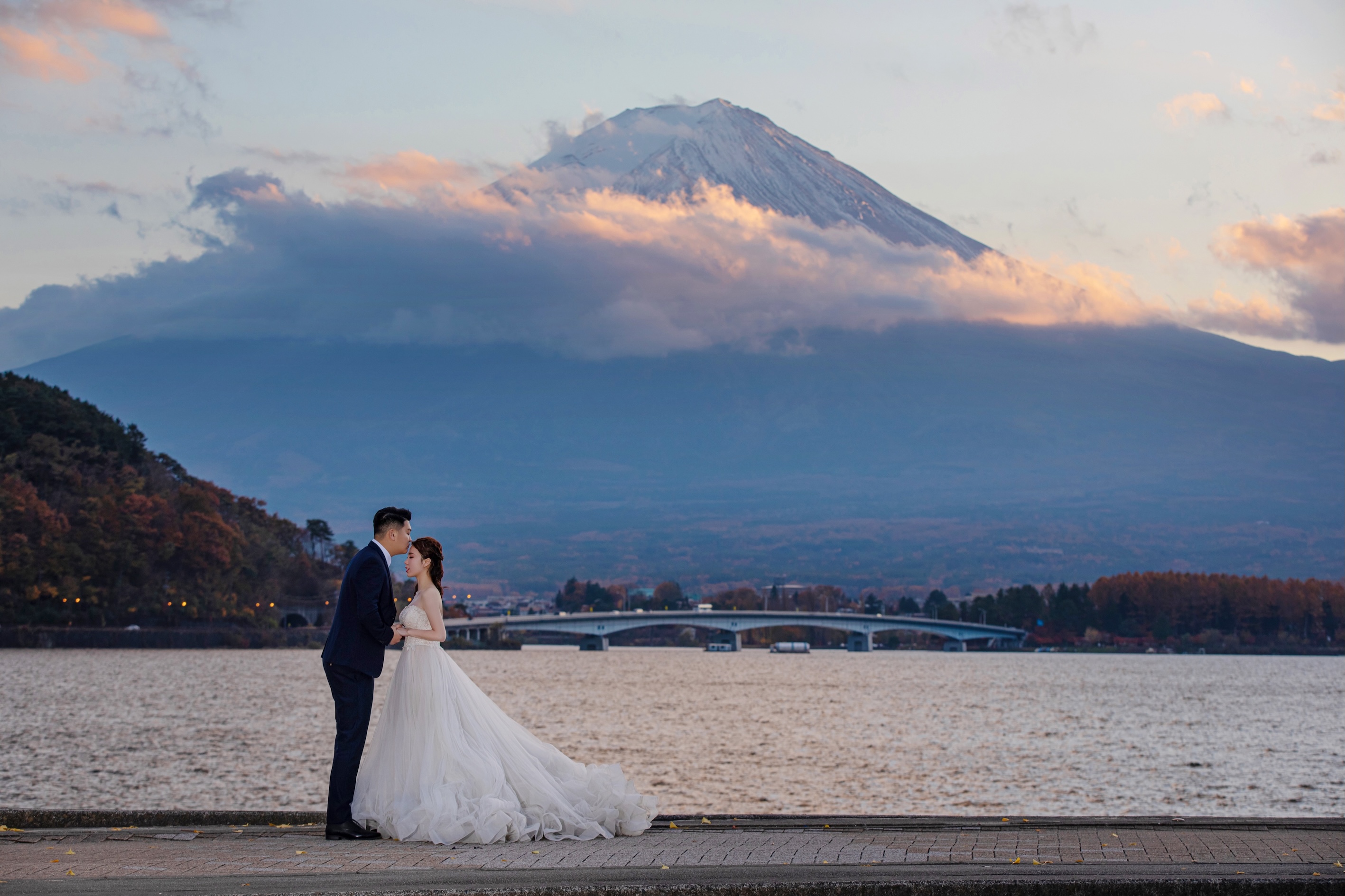 山中湖：在網上非常有人氣的景點，湖中倒影出富士山的美景，彷彿置身在山水畫中