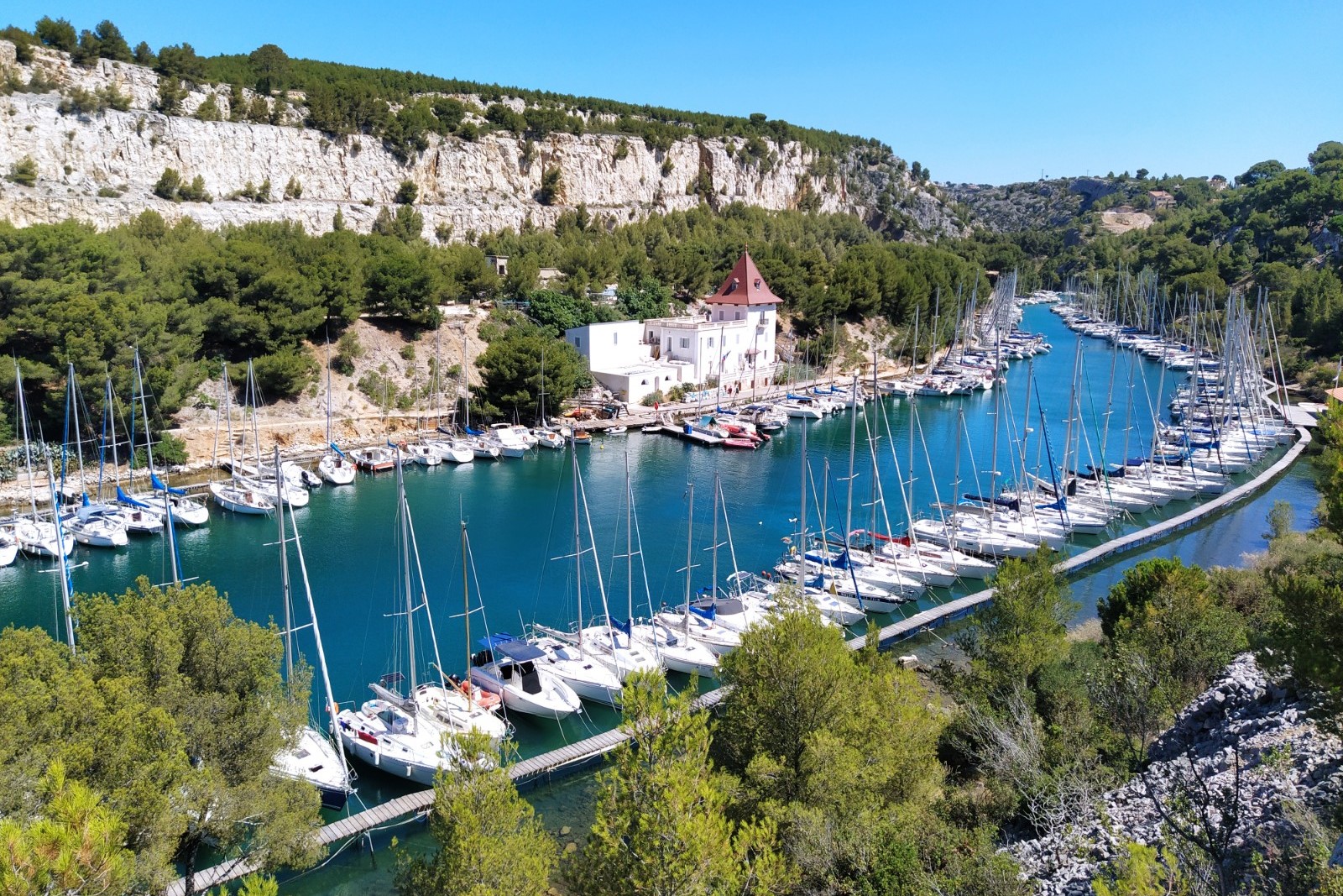 Calanques Guided Hiking Tour from Cassis