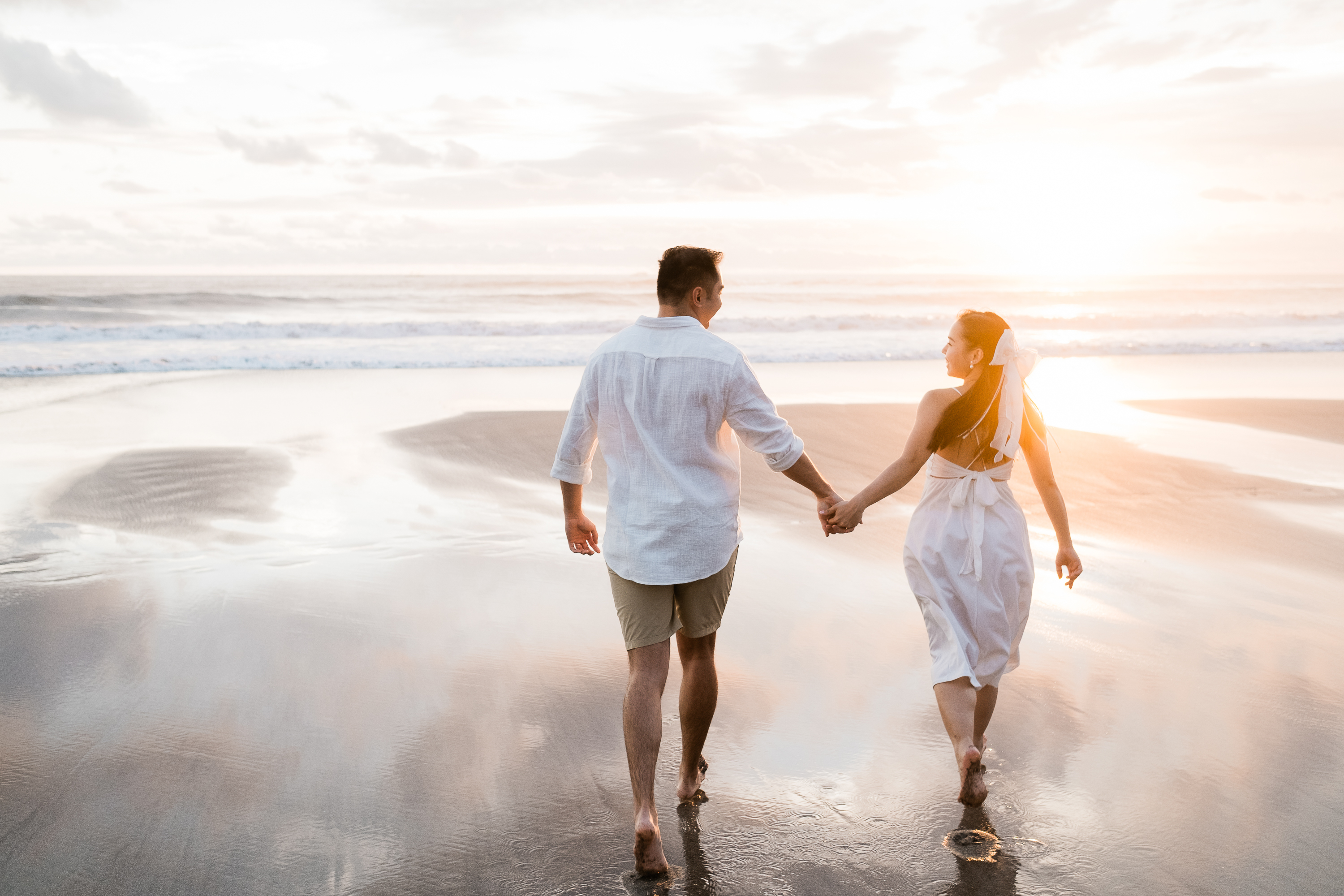 讓專業攝影師自然地引導您,這樣您就可以盡情享受當下。 讓專業攝影師自然地引導您,這樣您就可以盡情享受當下。