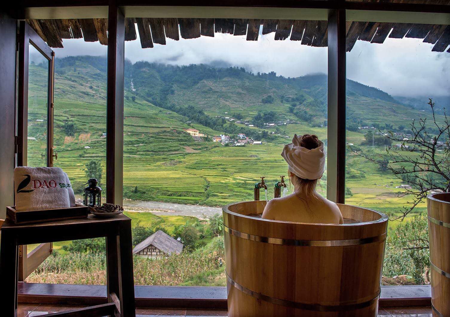 Take the Dao Herbal Bath with a panoramic view straight to Muong Hoa Valley